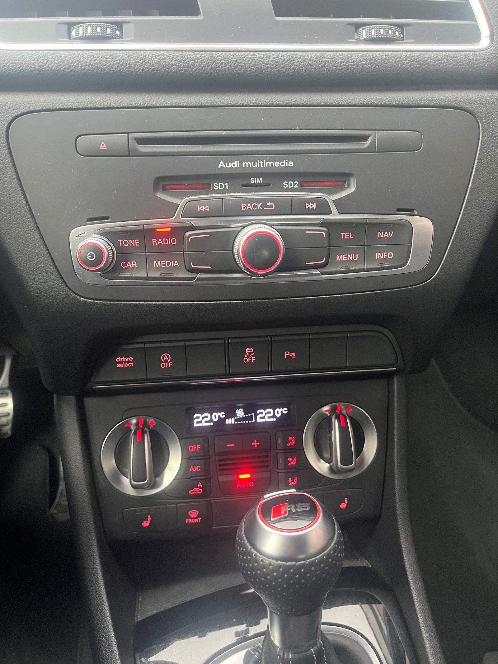 AUDI RS Q3 2.5 TFSI quattro S-tronic-image-11