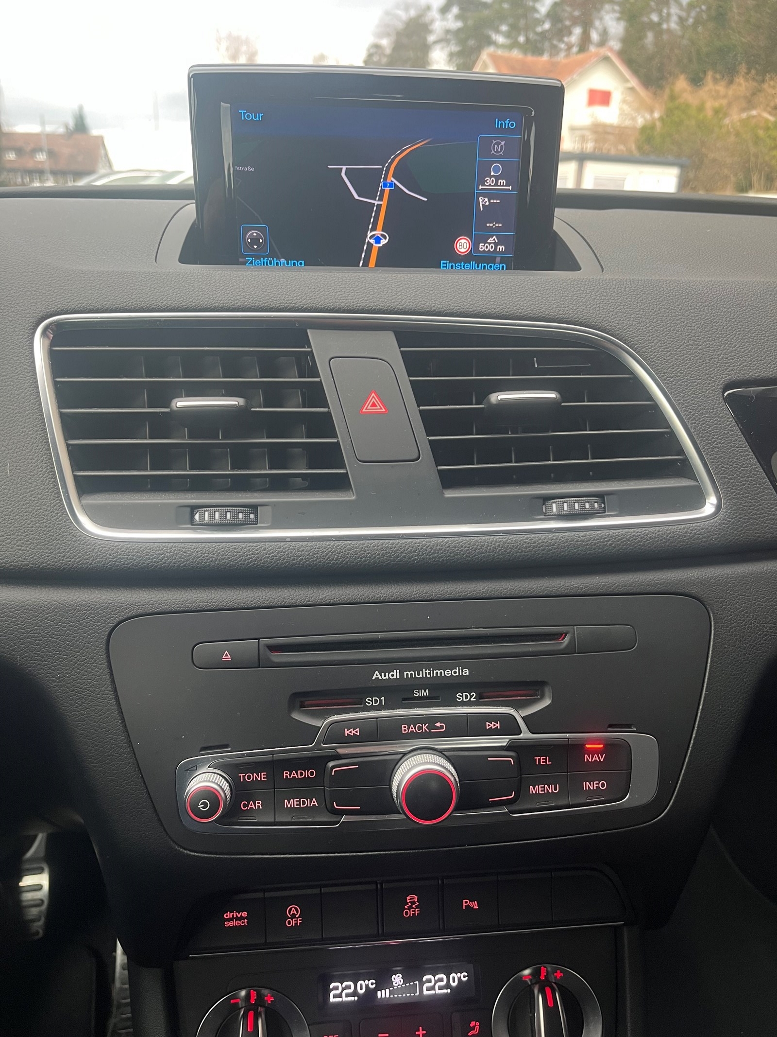 AUDI RS Q3 2.5 TFSI quattro S-tronic-image-12
