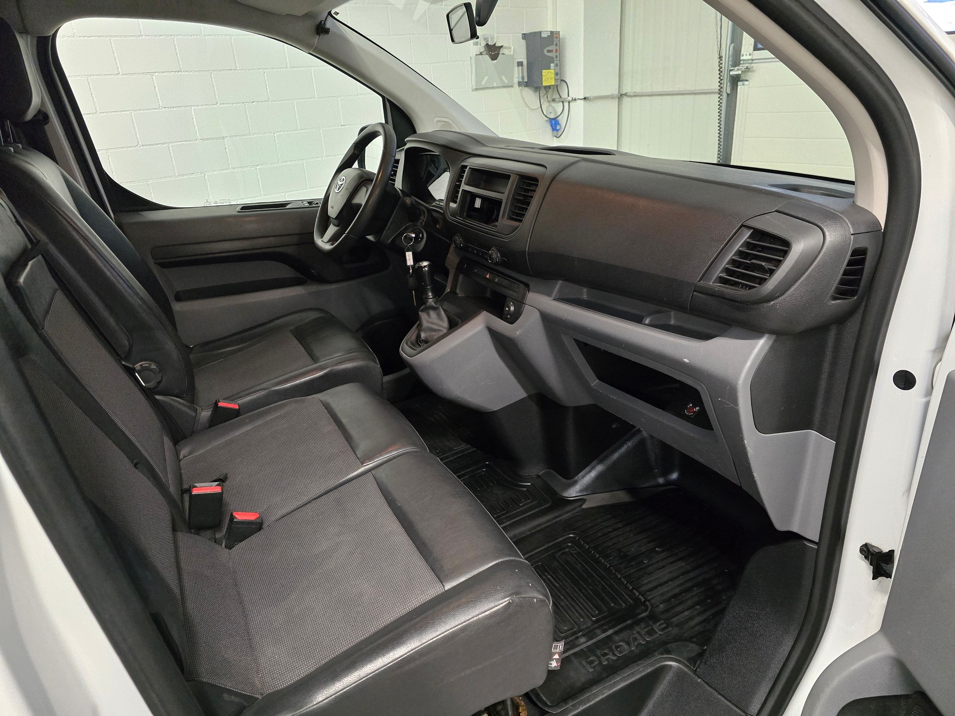 TOYOTA Proace 1.6D Panel Van L0 Terra-image-8