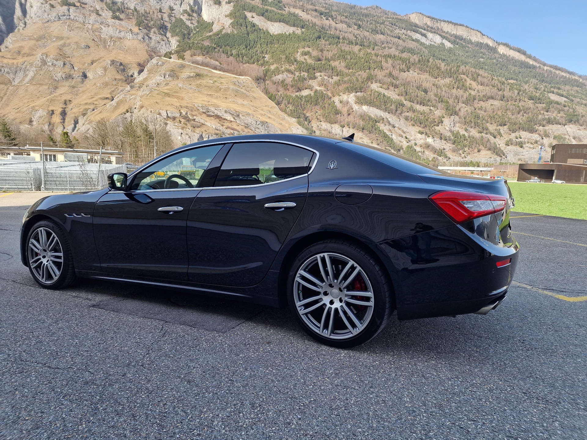 MASERATI Ghibli S Q4 3.0 V6 Swiss Mountain Ed. Automatica-image-9