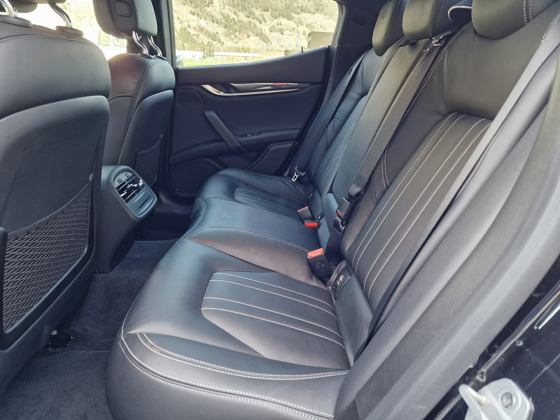 MASERATI Ghibli S Q4 3.0 V6 Swiss Mountain Ed. Automatica-image-19