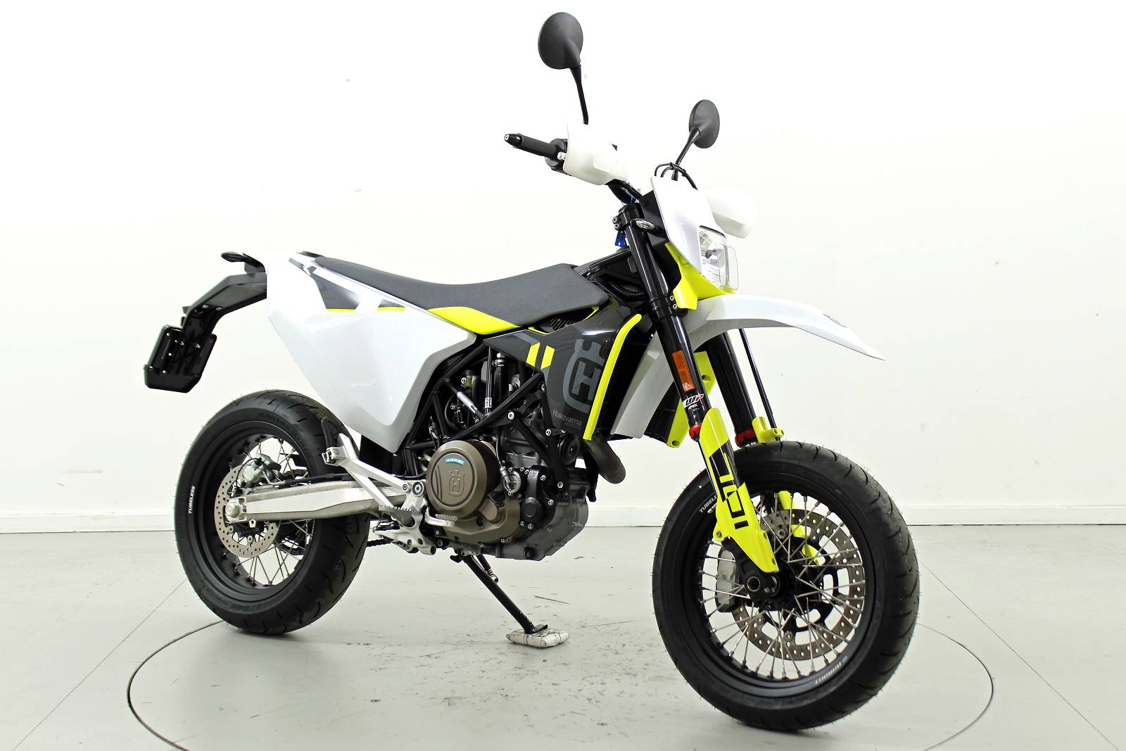HUSQVARNA 701 Supermoto-image-1