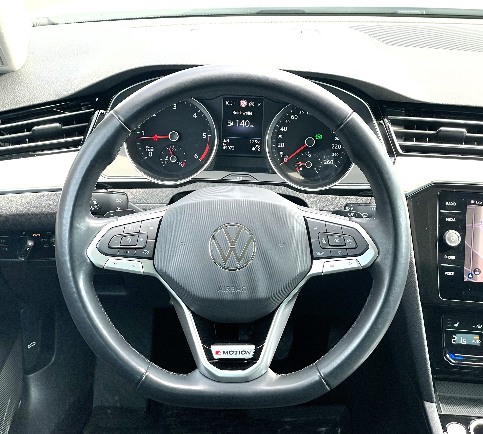 VW Passat 2.0 TDI BMT Elegance 4Motion DSG-image-3