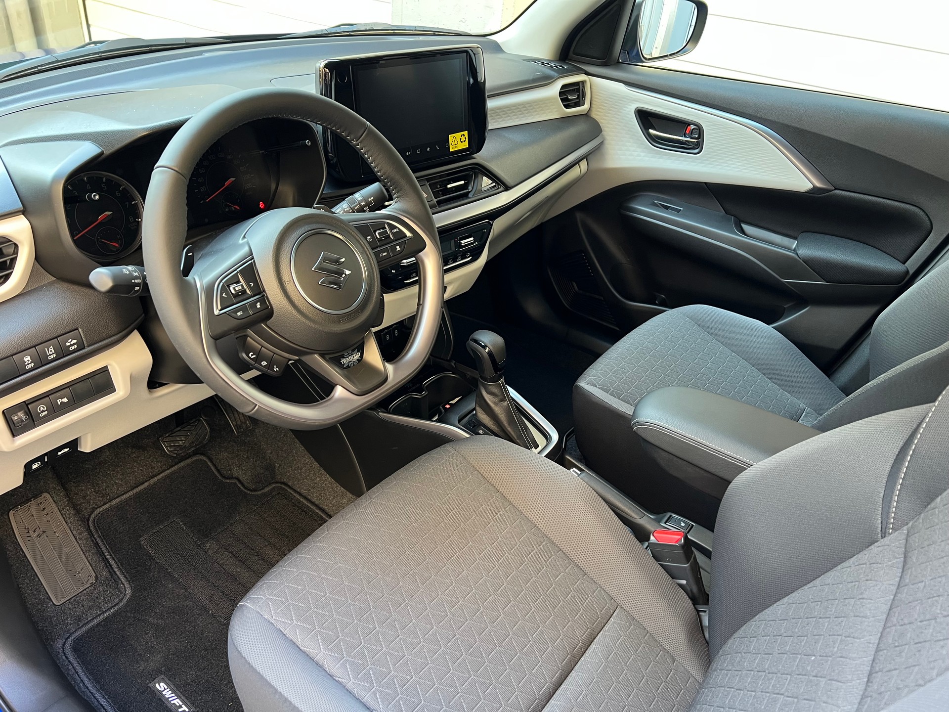 SUZUKI Swift 1.2 Tradizio Top Hybrid CVT-image-7