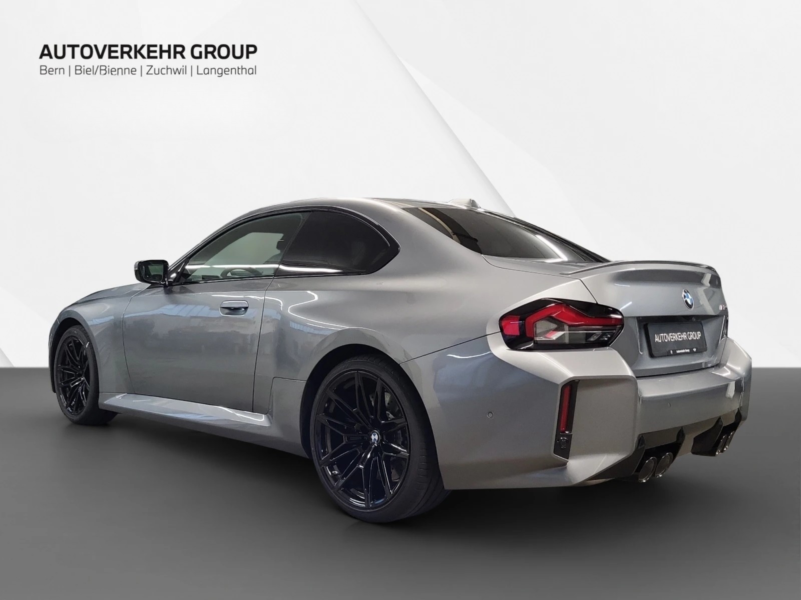 BMW M2 Steptronic-showroom-element-2
