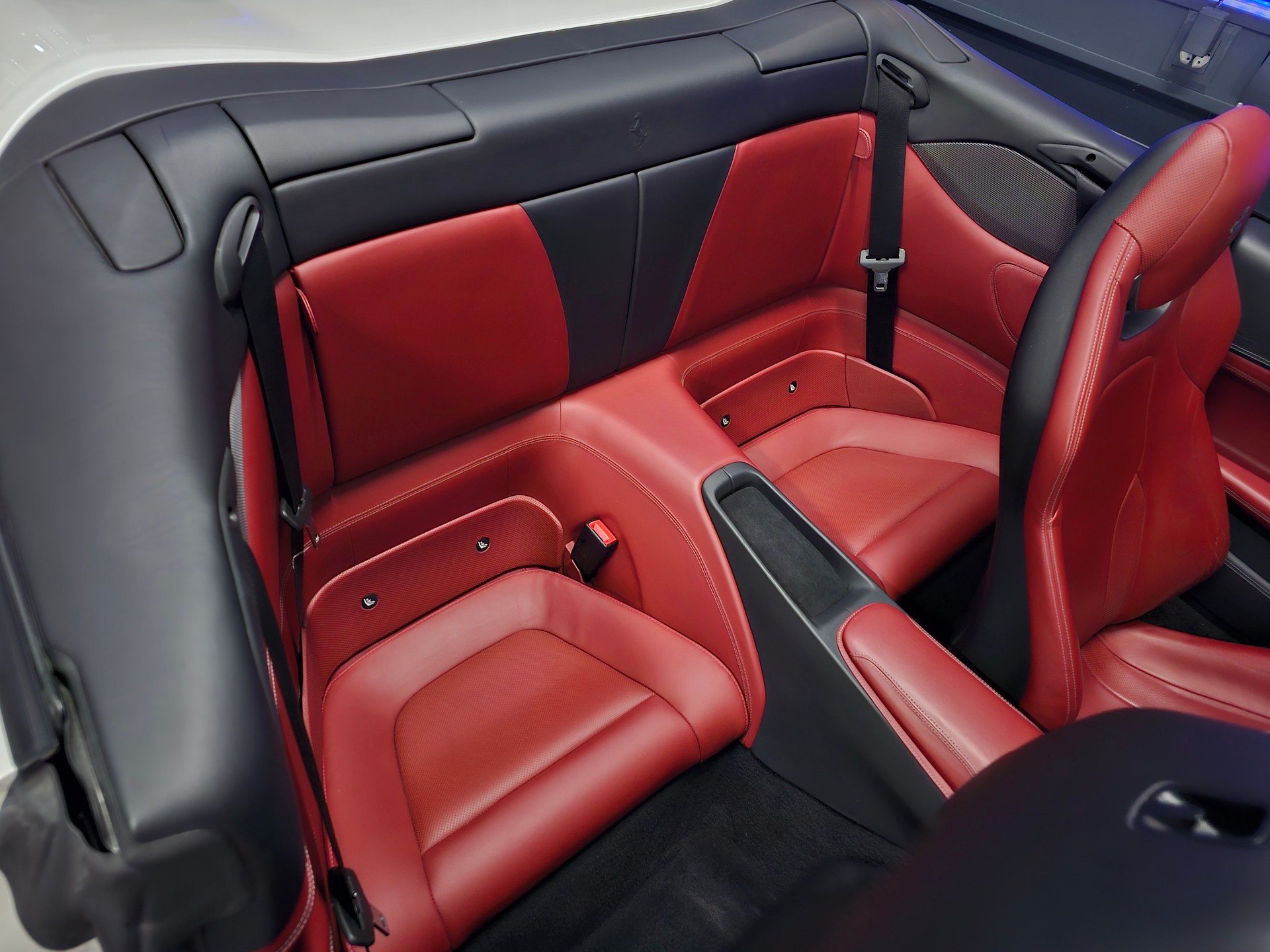 FERRARI Portofino 3.9 V8 T-image-12