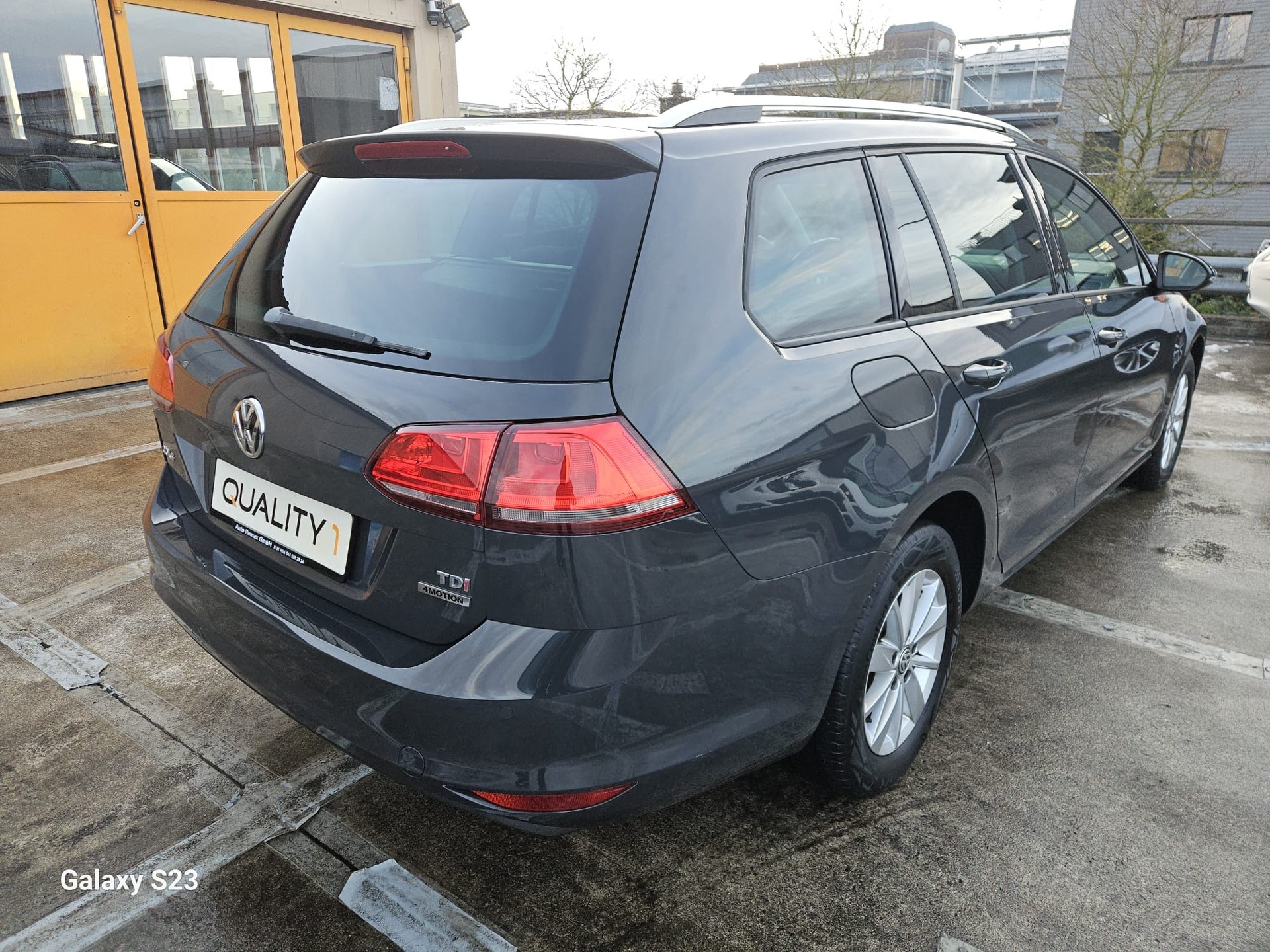 VW Golf Variant 1.6 TDI Comfortline 4Motion-image-3