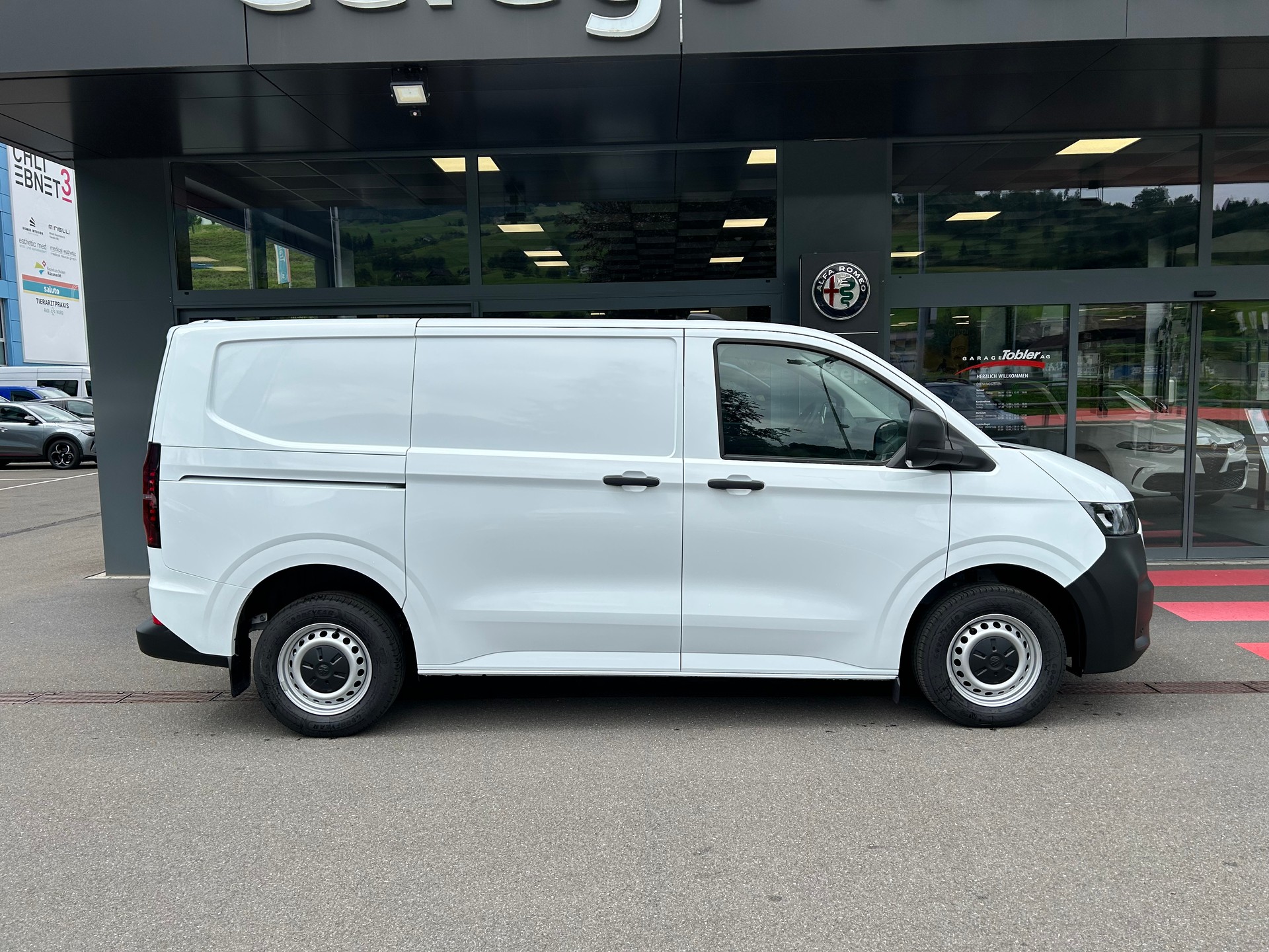 VW Transporter 2.0 TDI-showroom-element-1
