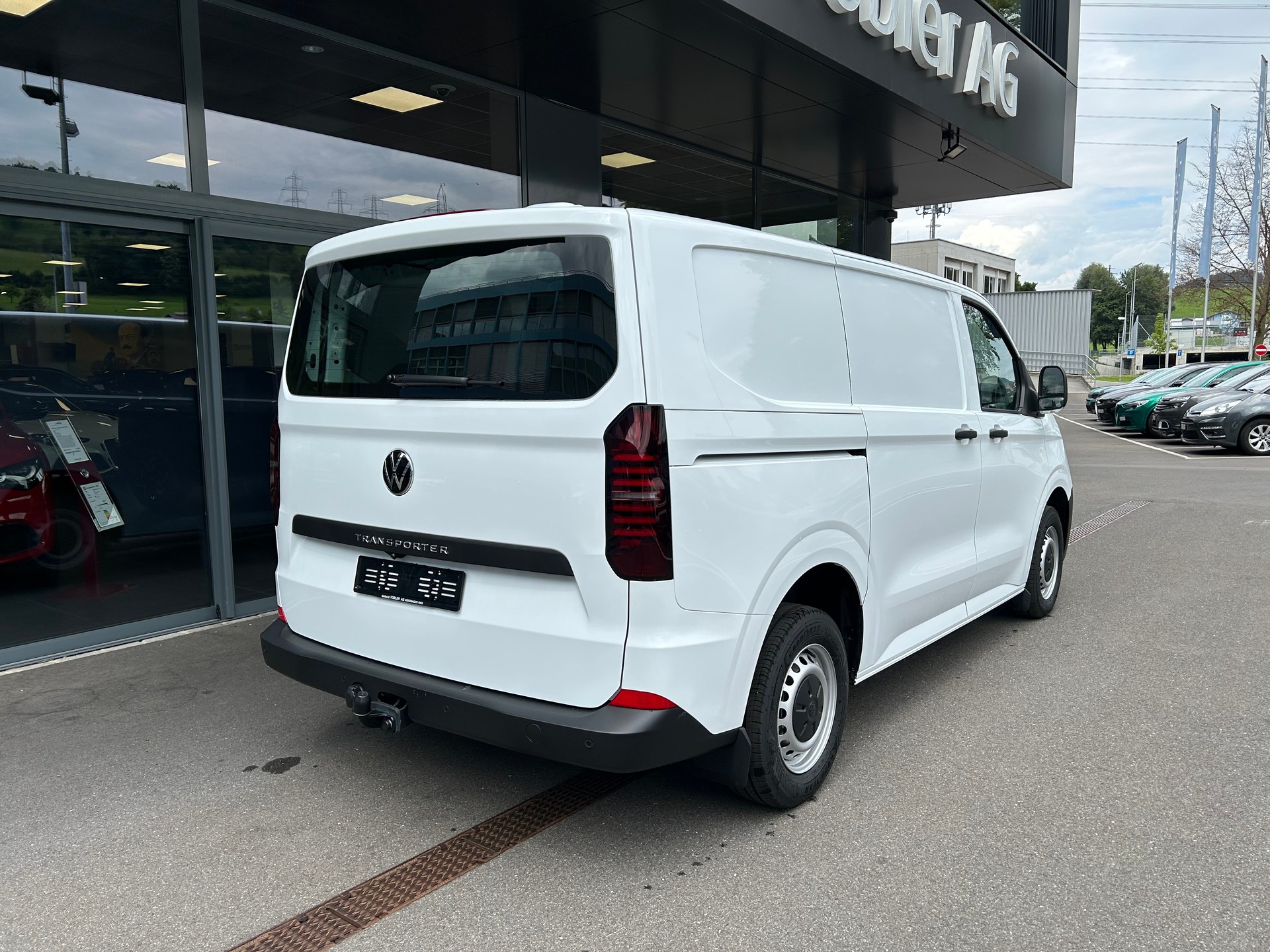 VW Transporter 2.0 TDI-image-5