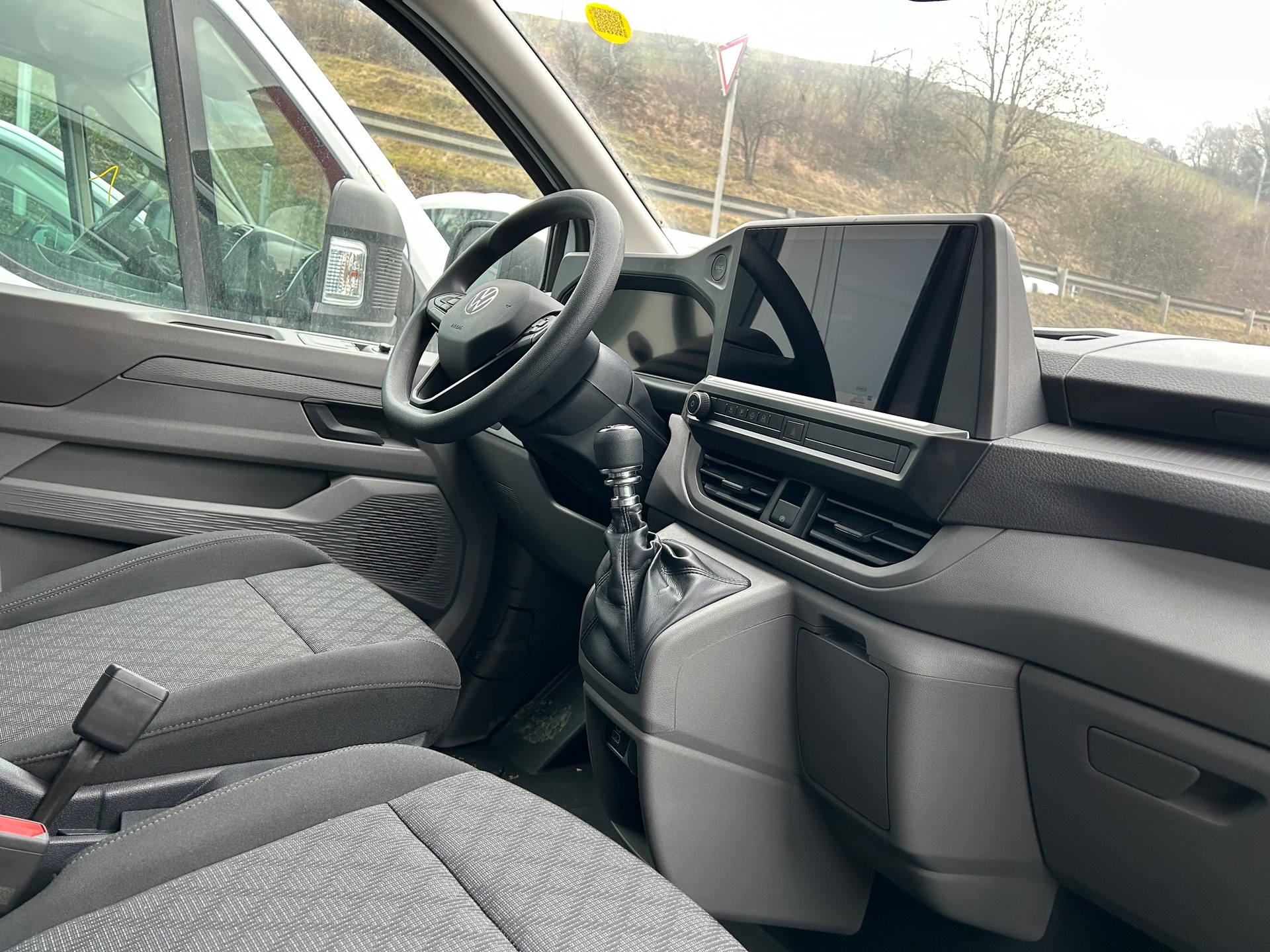 VW Transporter 2.0 TDI-image-14