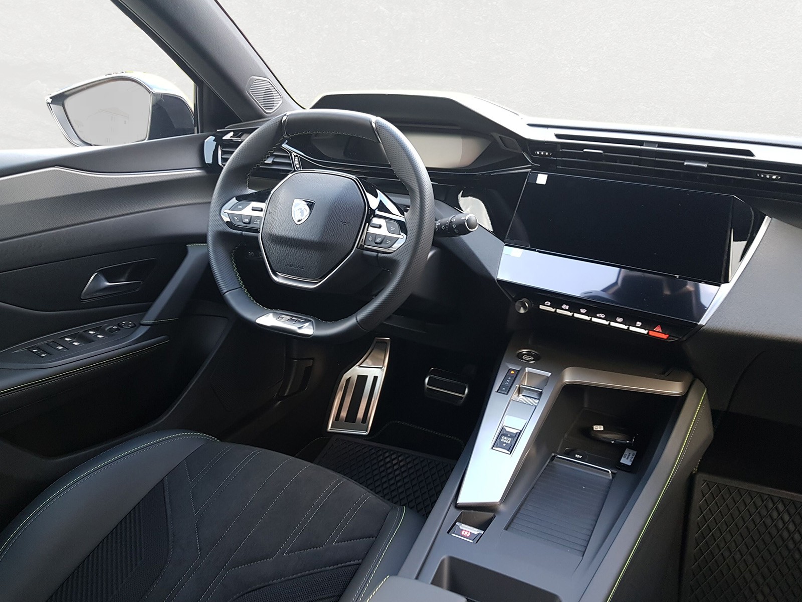 PEUGEOT 308 1.6 PHEV 195 GT-image-7