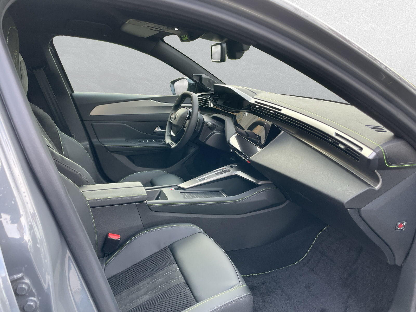 PEUGEOT 308 1.6 PHEV 195 GT-image-8