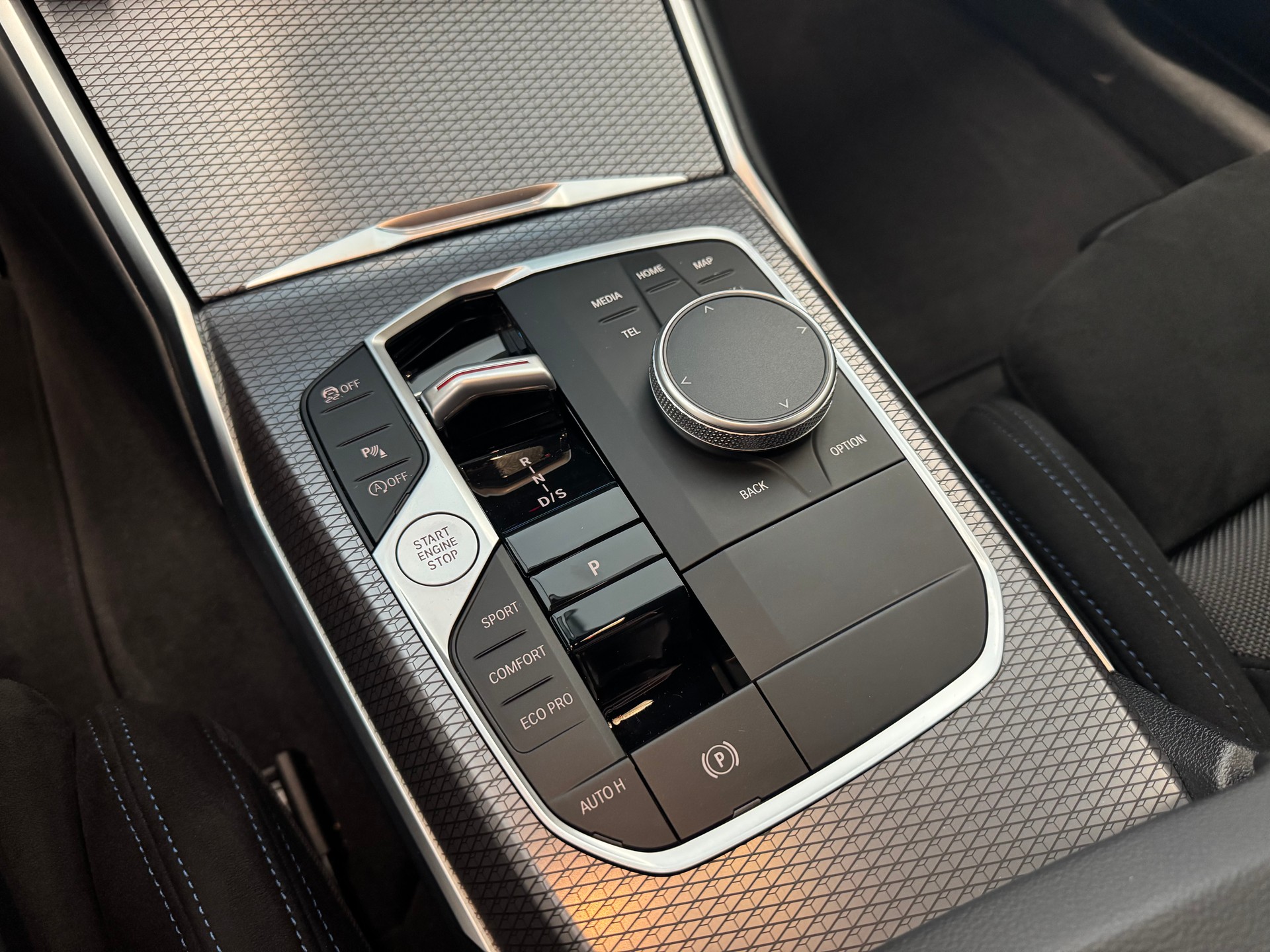 BMW 330i Touring xDrive Steptronic M Sport-image-27