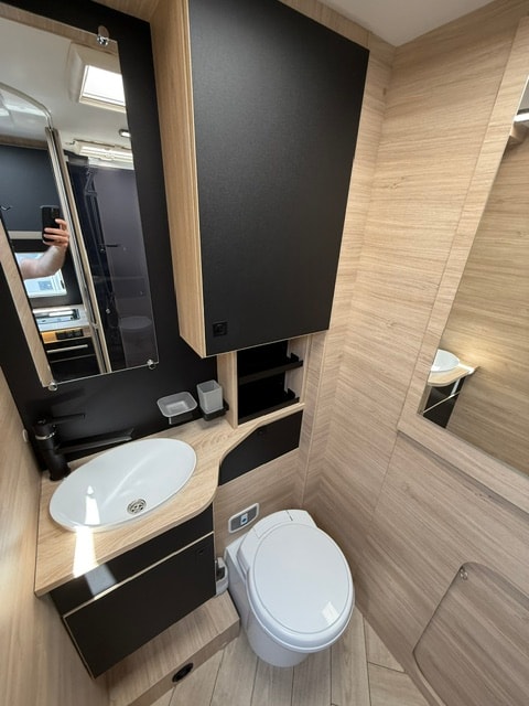 CHALLENGER 260 Graphite Edition-image-11