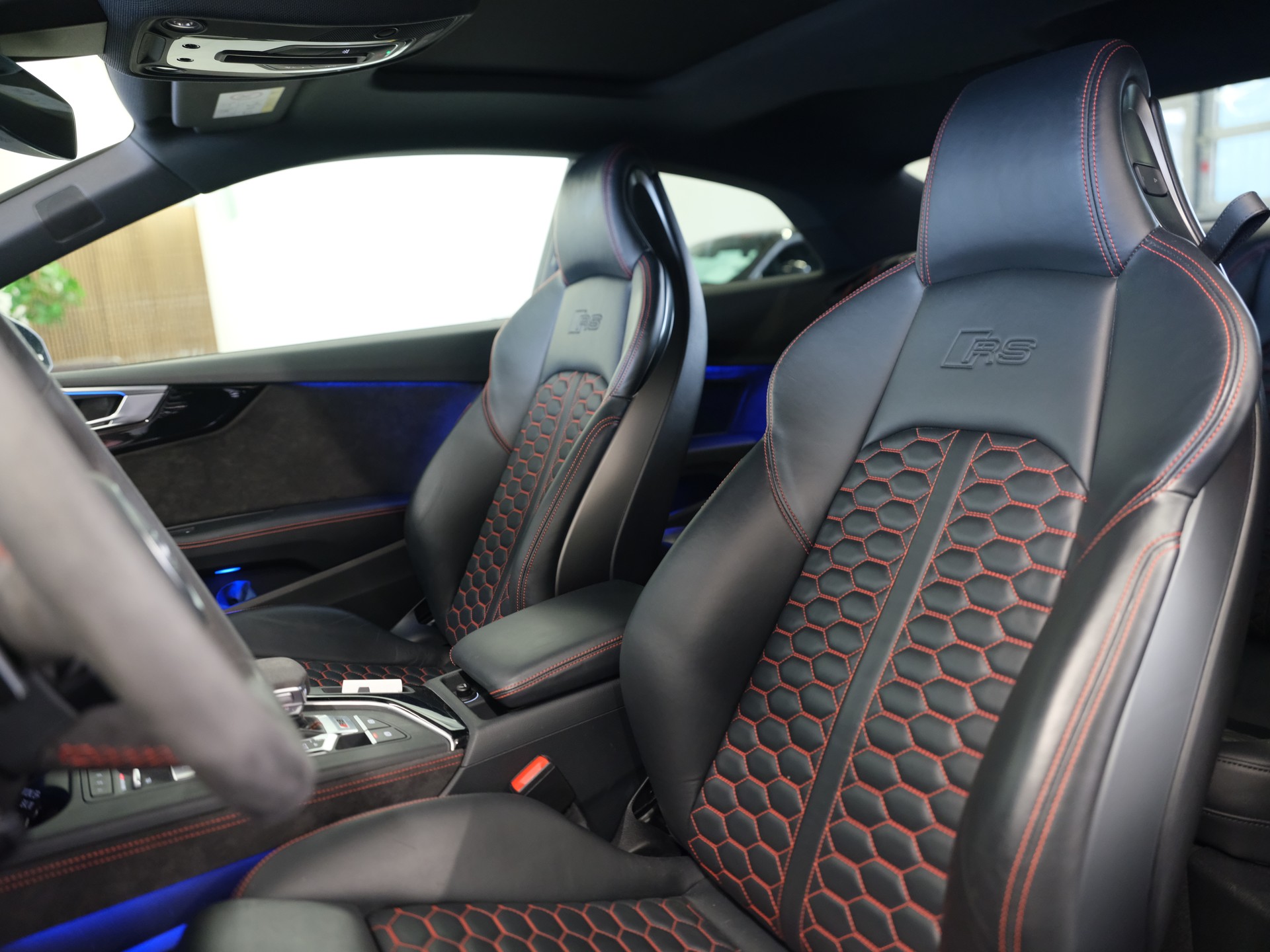 AUDI RS5 Coupé 2.9 TFSI quattro tiptronic *Ambientebeleuchtung* *Head up Display* *Lederausstattung*-image-15