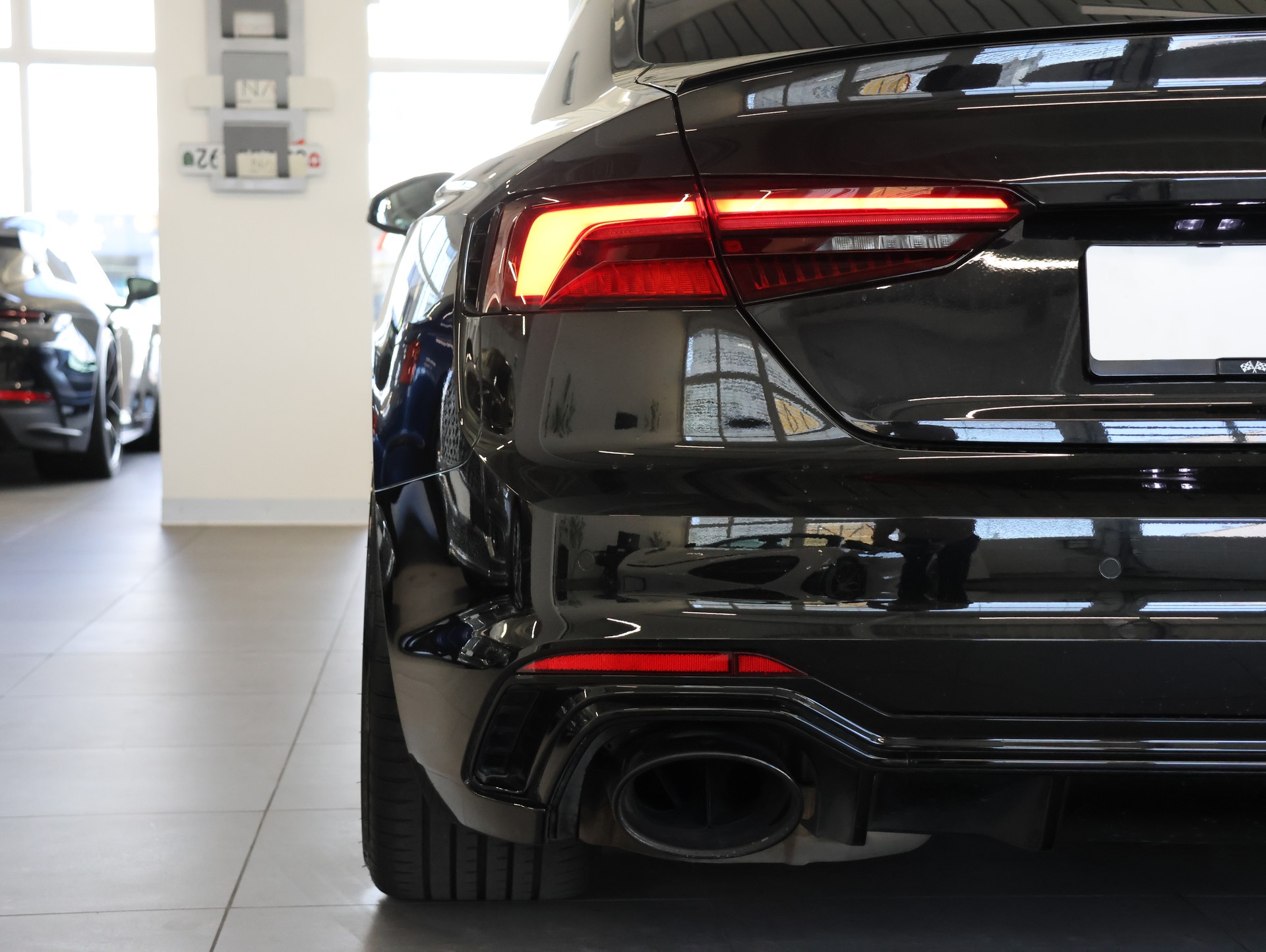 AUDI RS5 Coupé 2.9 TFSI quattro tiptronic *Ambientebeleuchtung* *Head up Display* *Lederausstattung*-image-10