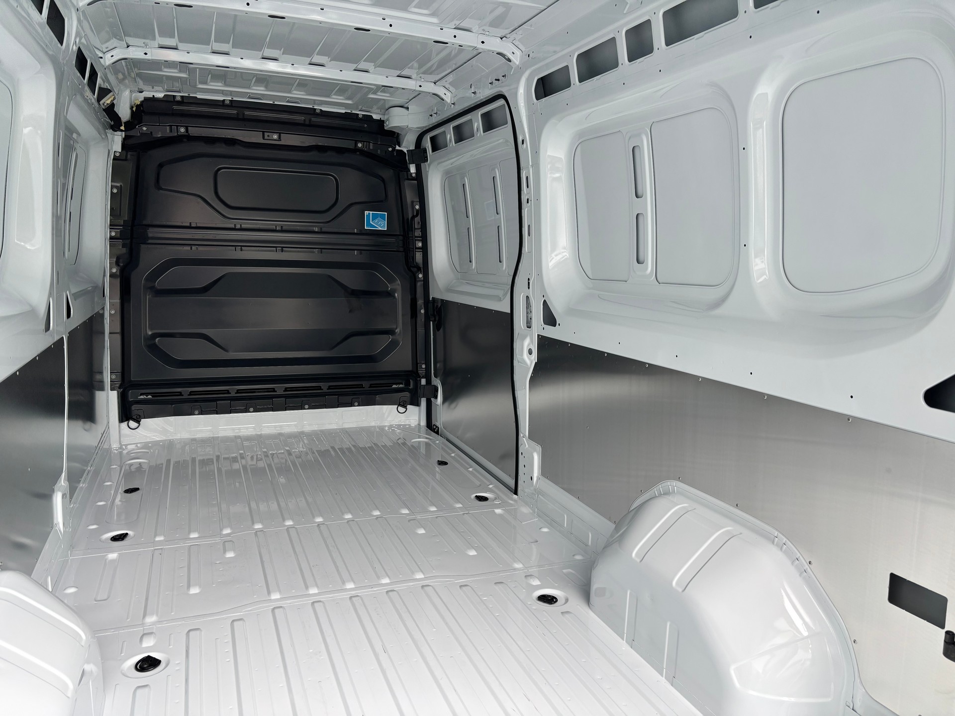 NISSAN Interstar 150 3.5L3H2 N-Connecta-image-5