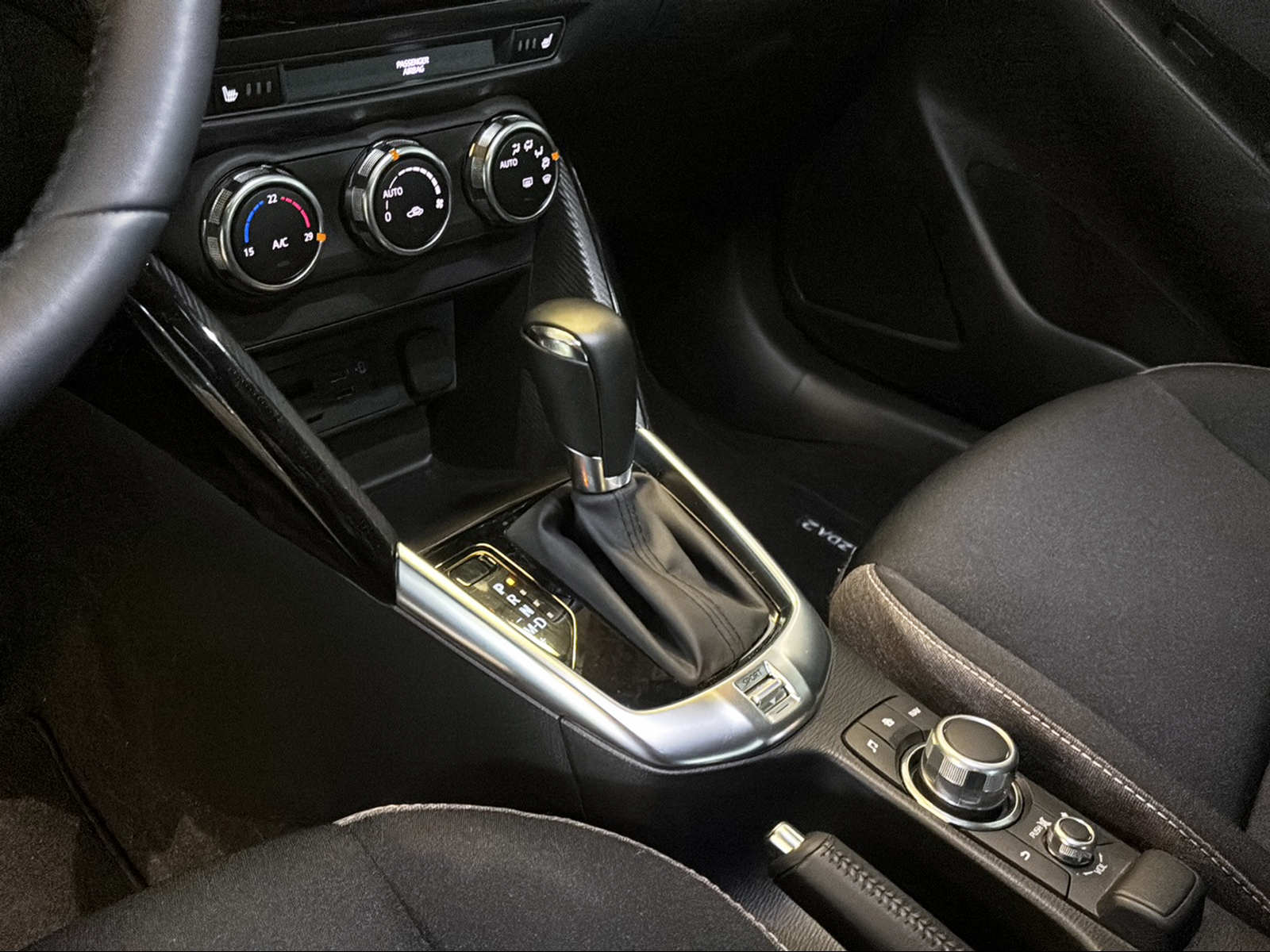 MAZDA 2 SKYACTIV-G 90 Homura Automat-image-13