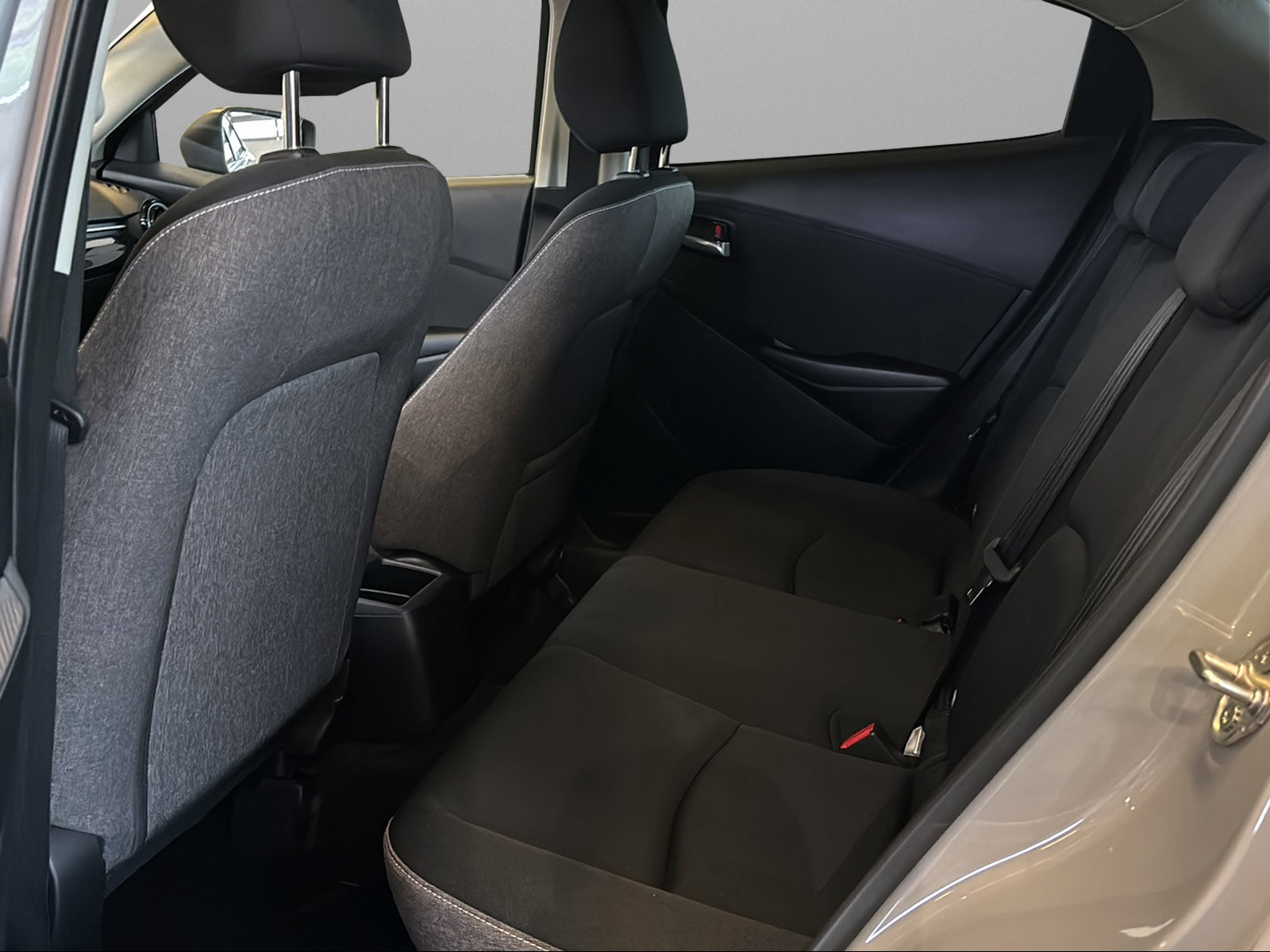 MAZDA 2 SKYACTIV-G 90 Homura Automat-image-6