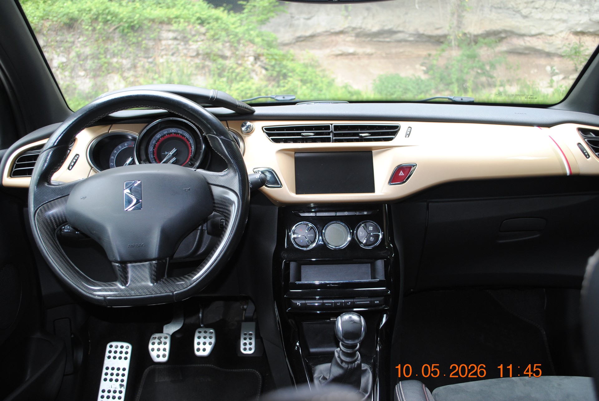 DS AUTOMOBILES DS 3 1.6 THP Performance Black Spezial-image-11