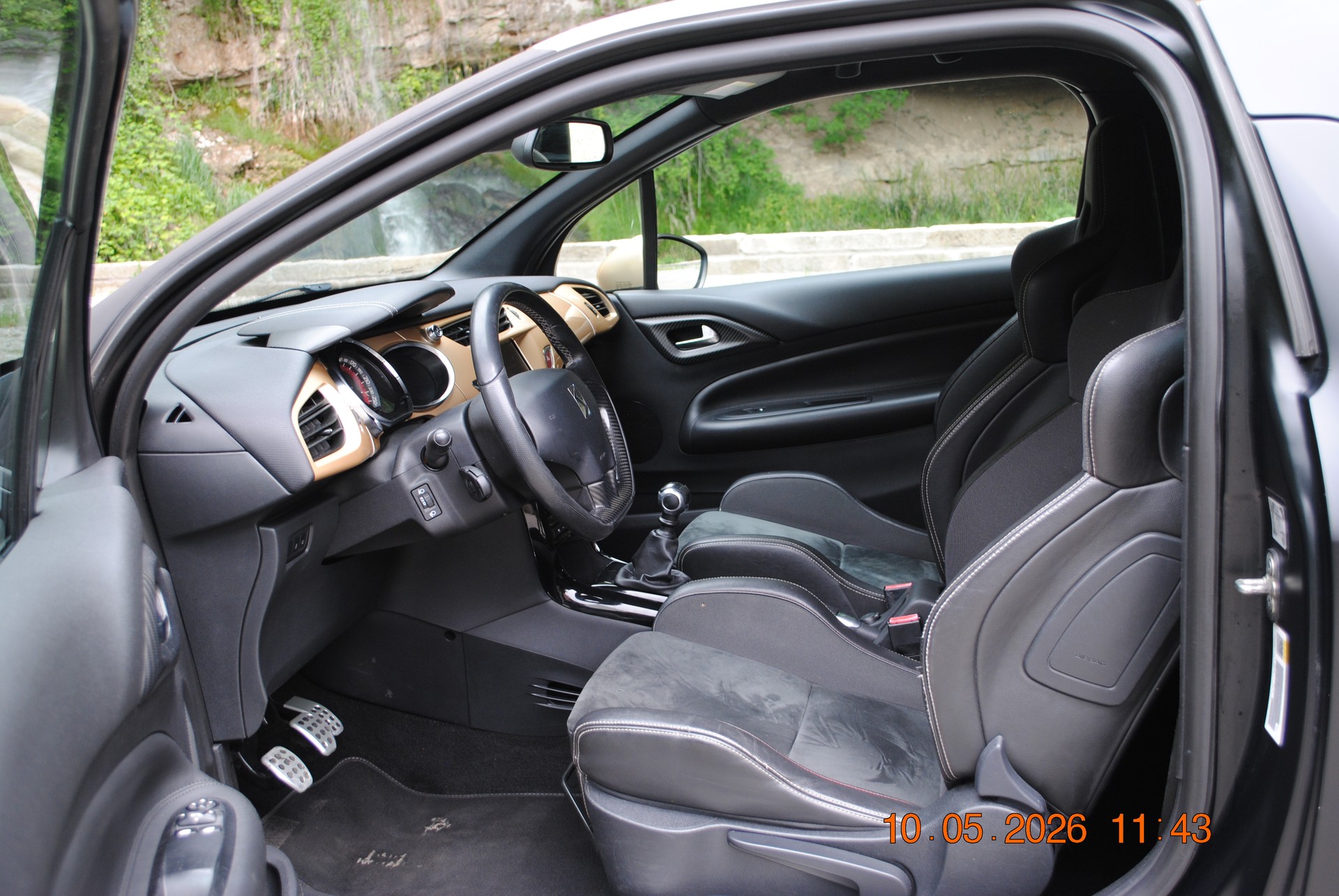 DS AUTOMOBILES DS 3 1.6 THP Performance Black Spezial-image-10