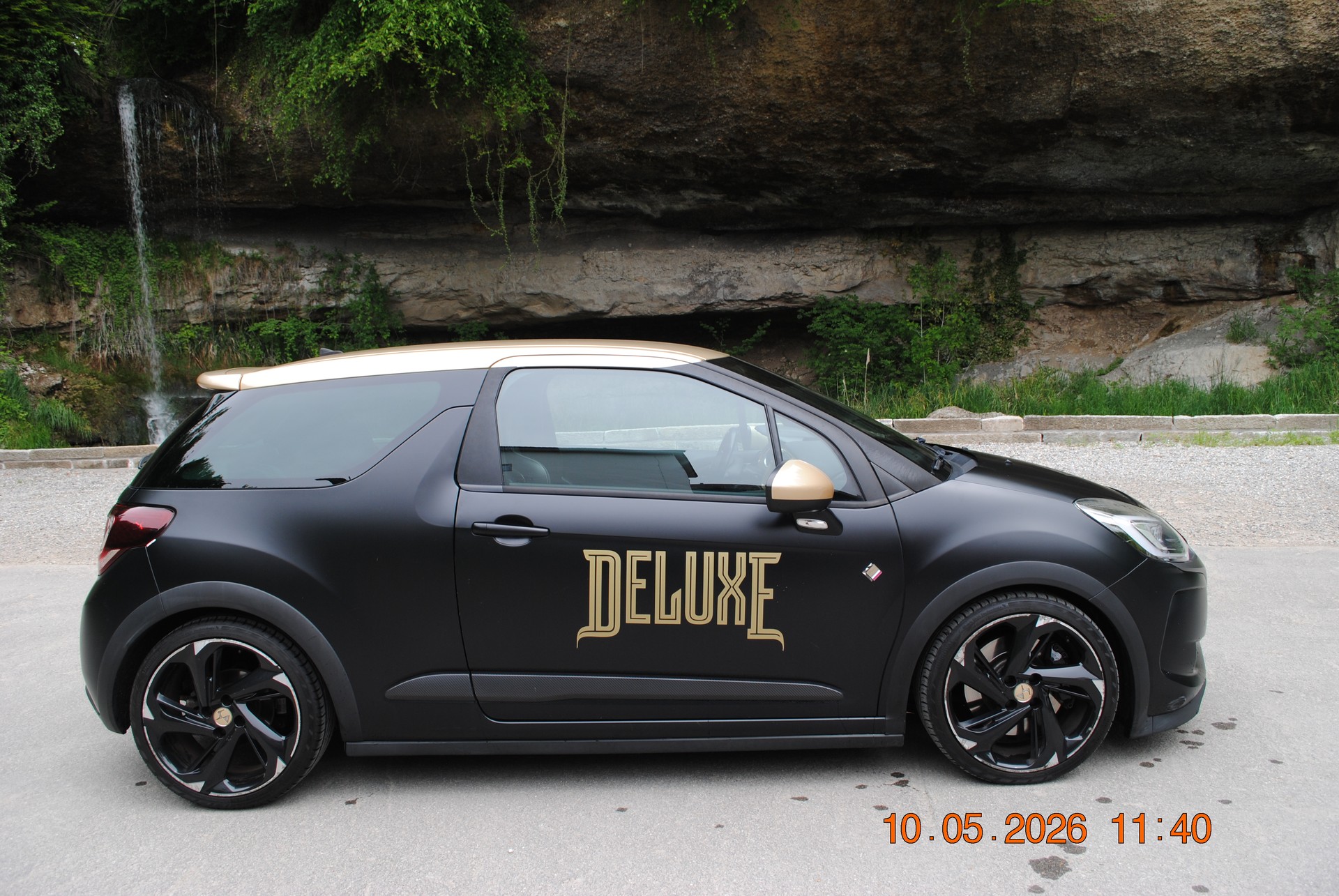 DS AUTOMOBILES DS 3 1.6 THP Performance Black Spezial-image-2
