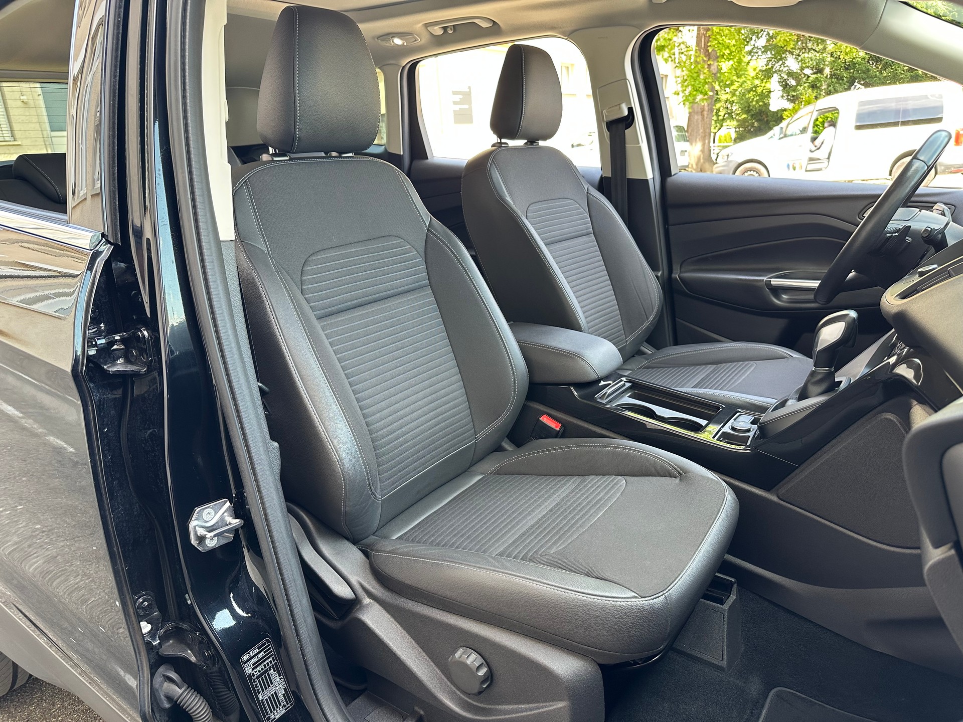 FORD Kuga 1.5 SCTi Titanium (182 PS) 4WD Automatic-image-13