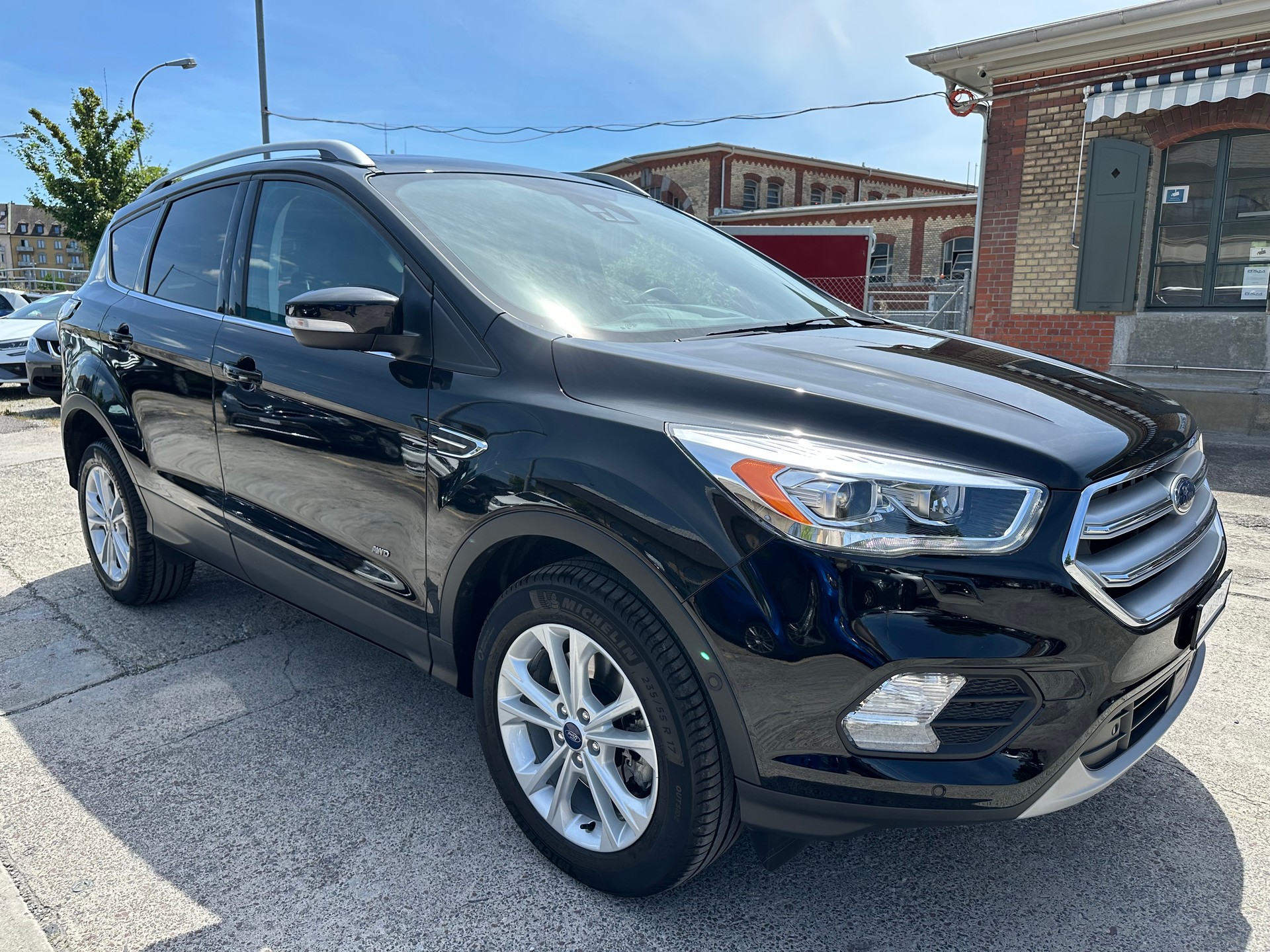 FORD Kuga 1.5 SCTi Titanium (182 PS) 4WD Automatic-showroom-element-2