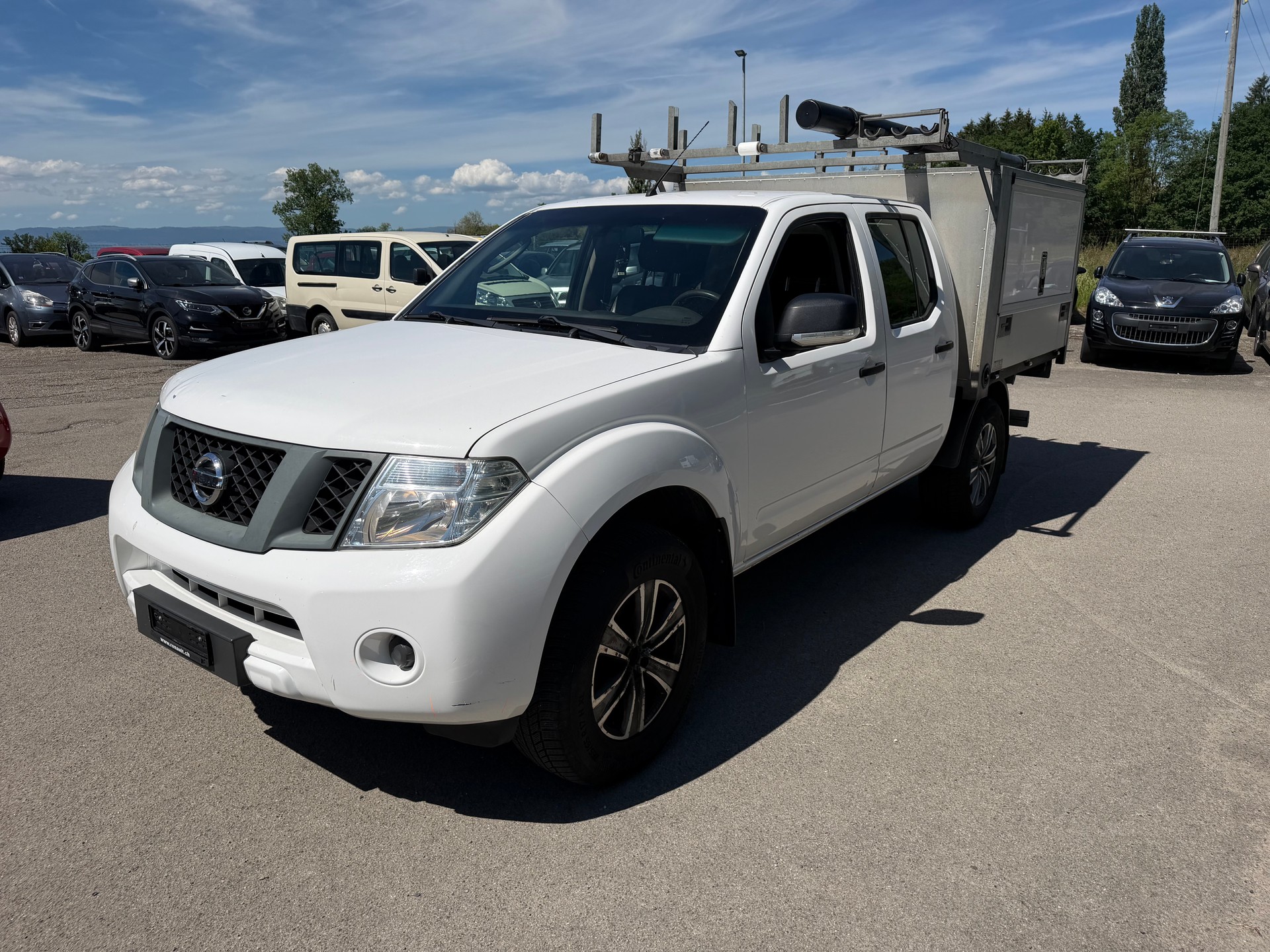 NISSAN Navara Double Cab LE 2.5 dCi 4WD LB-image-9