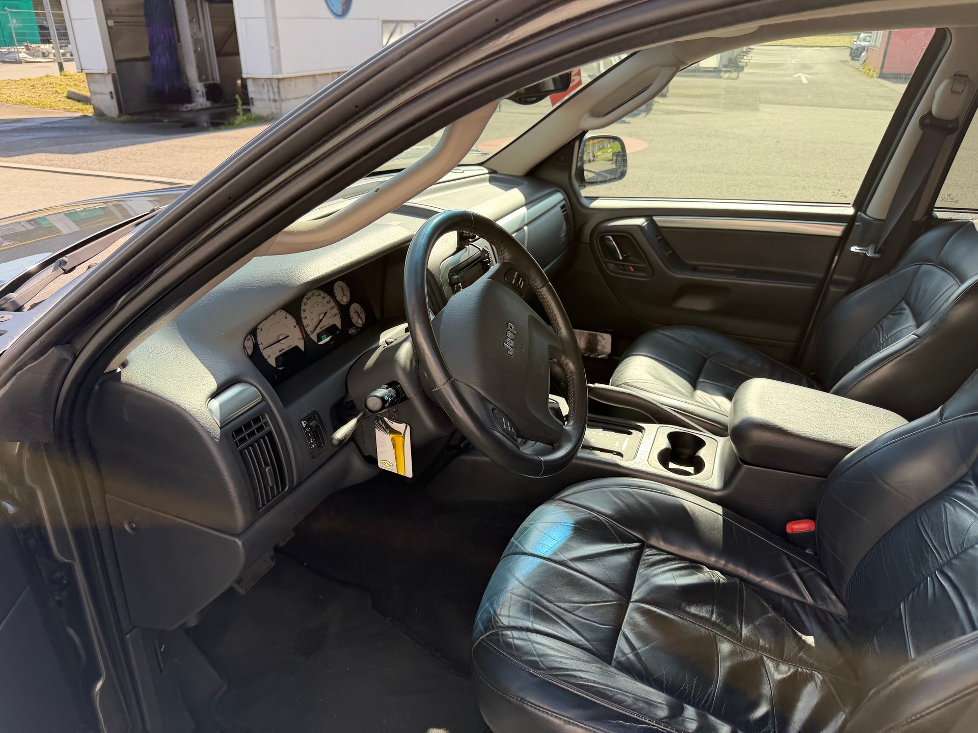 JEEP Grand Cherokee 4.7 Vision Automatic-image-18