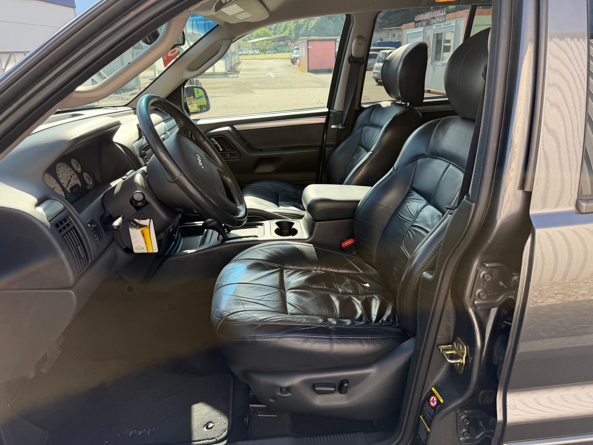 JEEP Grand Cherokee 4.7 Vision Automatic-image-17