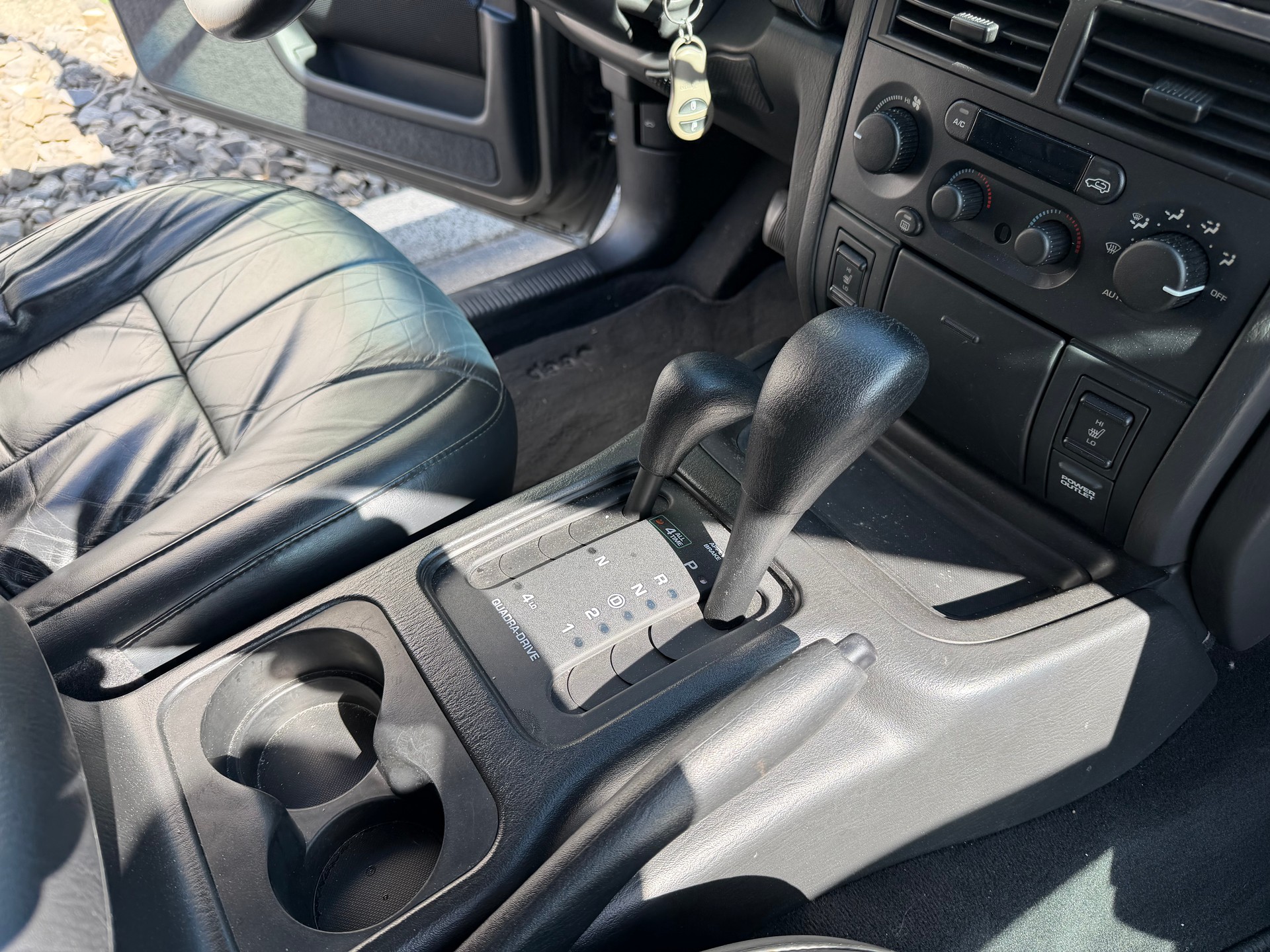 JEEP Grand Cherokee 4.7 Vision Automatic-image-23