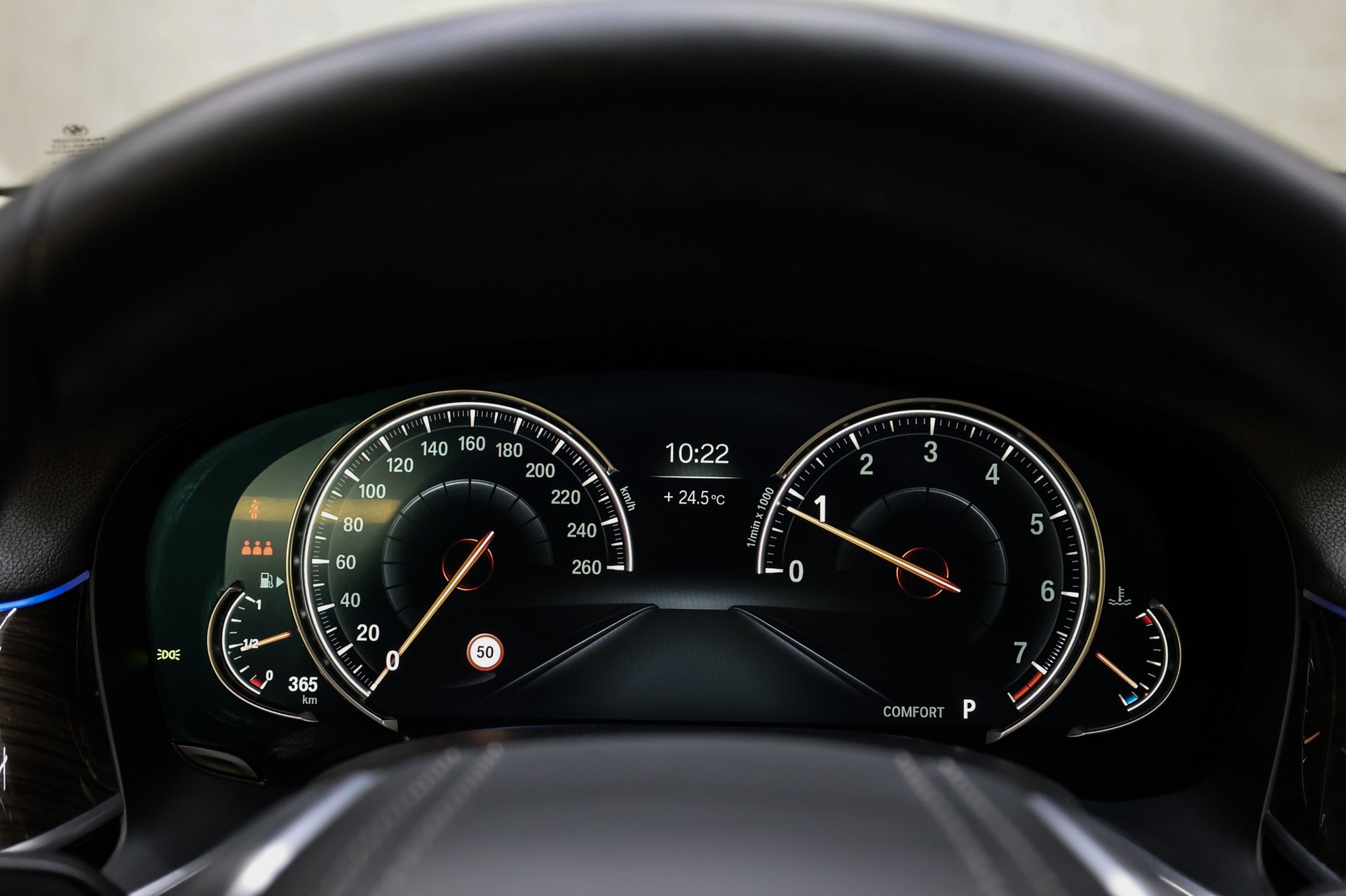 BMW 750i xDrive-image-15