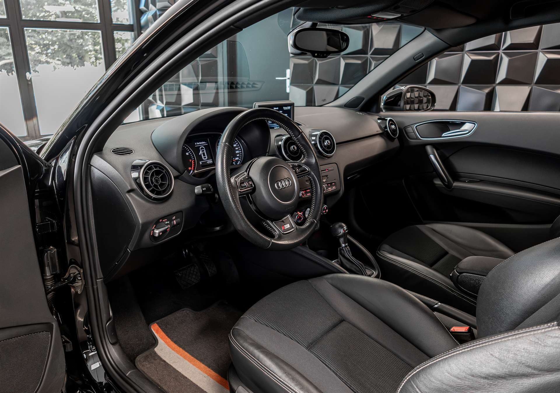 AUDI A1 Sport 1.4 TFSI Ambition S-tronic-image-11
