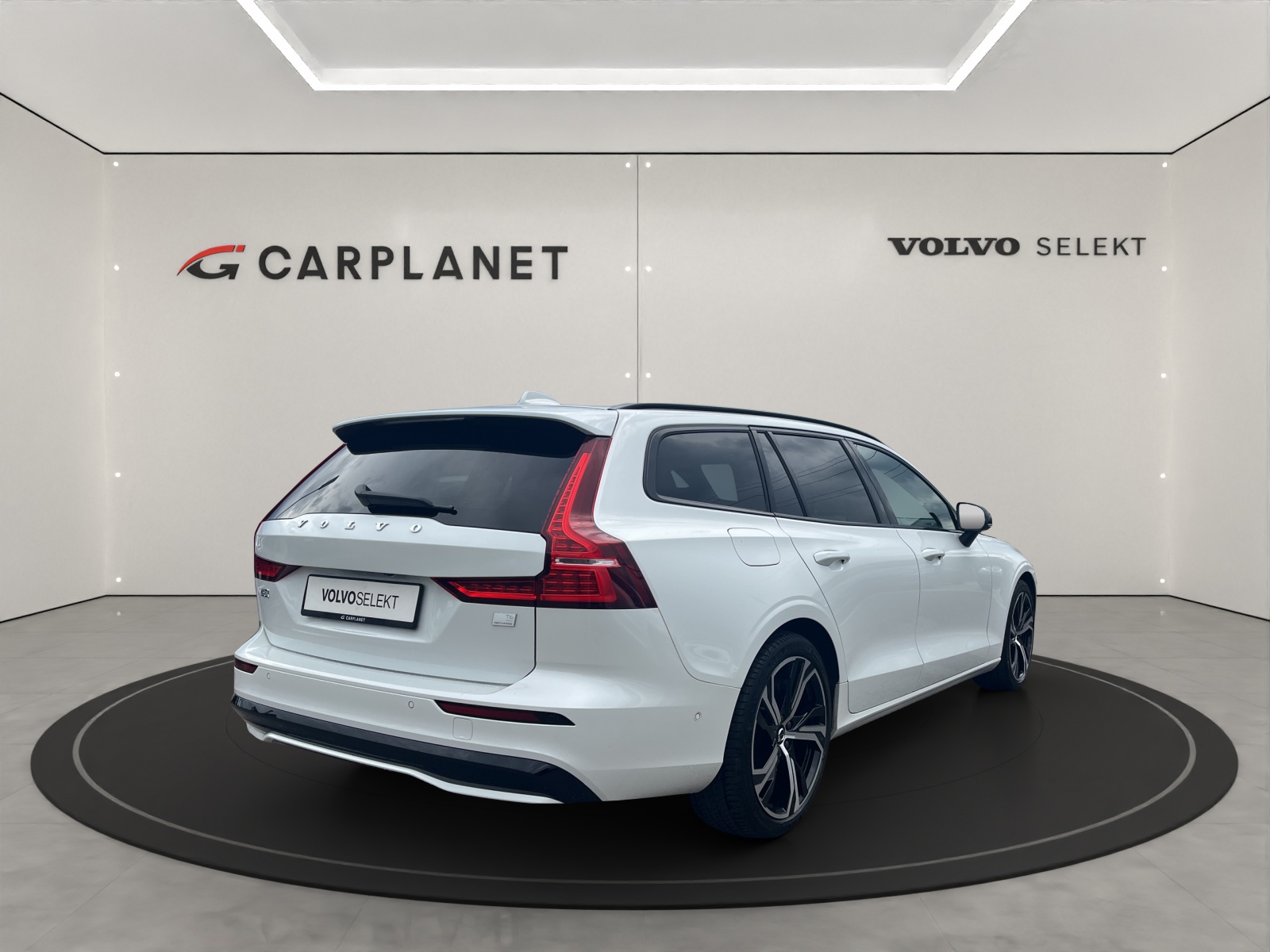 VOLVO V60 2.0 T6 TE Ultimate Dark eAWD-image-5