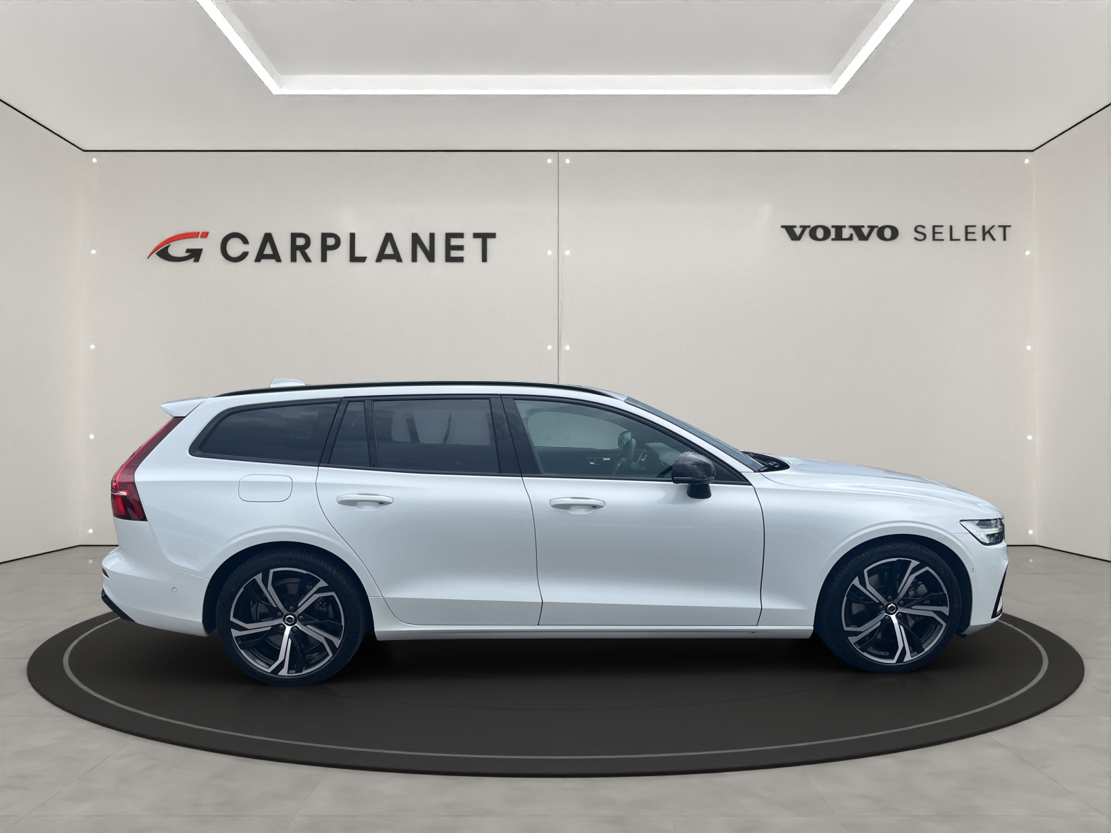 VOLVO V60 2.0 T6 TE Ultimate Dark eAWD-showroom-element-3