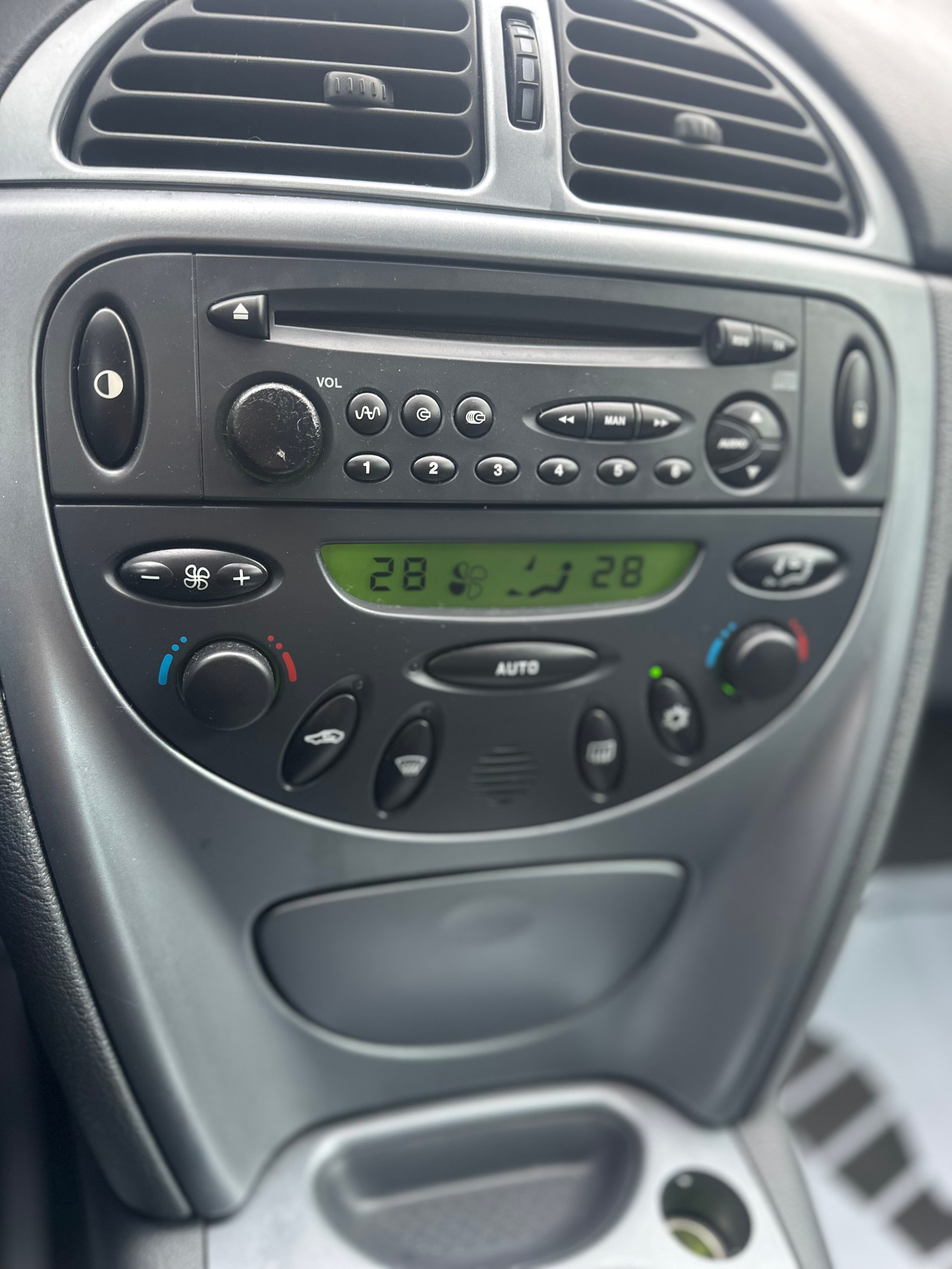 CITROEN C5 Break 2.0i 16V SX Automatic-image-11