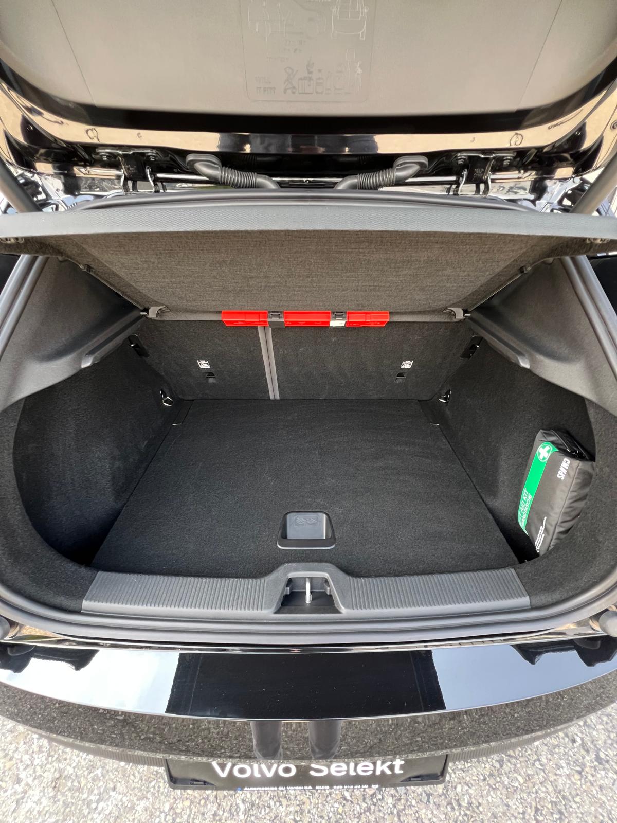 VOLVO EX30 E60 Twin Ultra Performance AWD-image-17