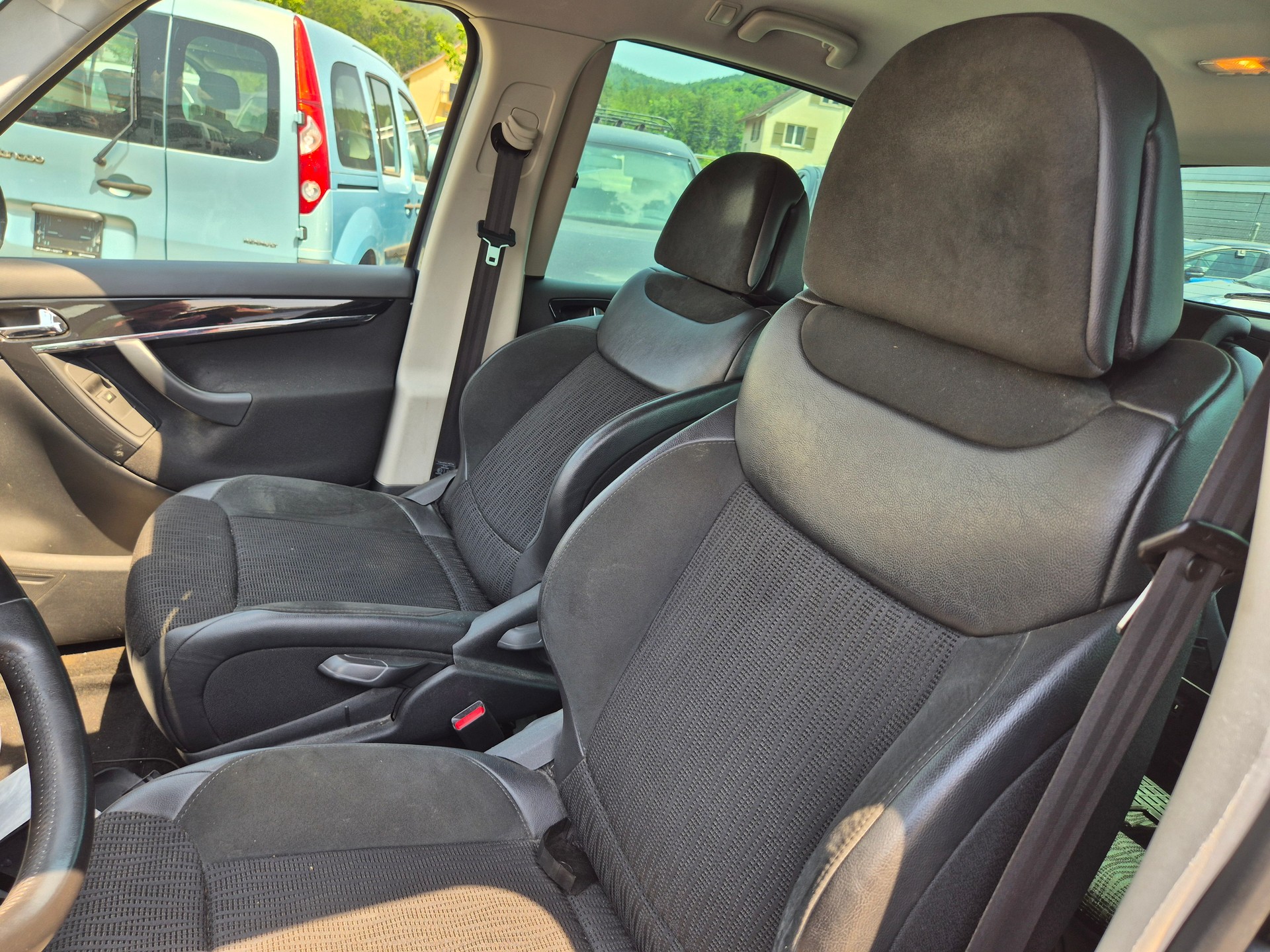 CITROEN C4 Picasso 1.6i 16V THP Exclusive BMP6-image-7
