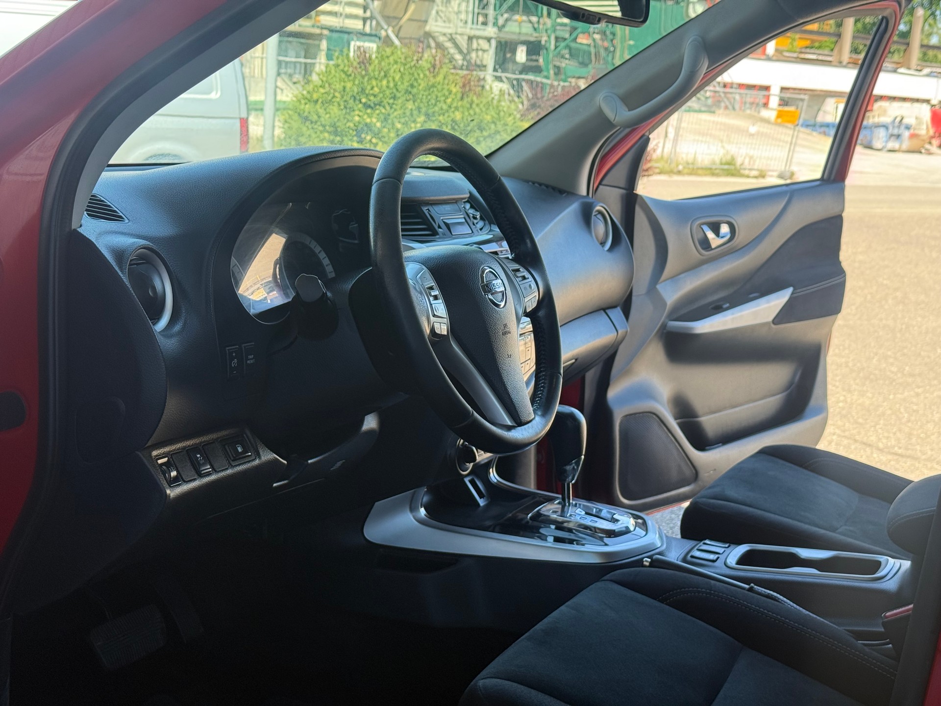 NISSAN Navara Double Cab Tekna 2.3 dCi 4WD Automatic-image-7