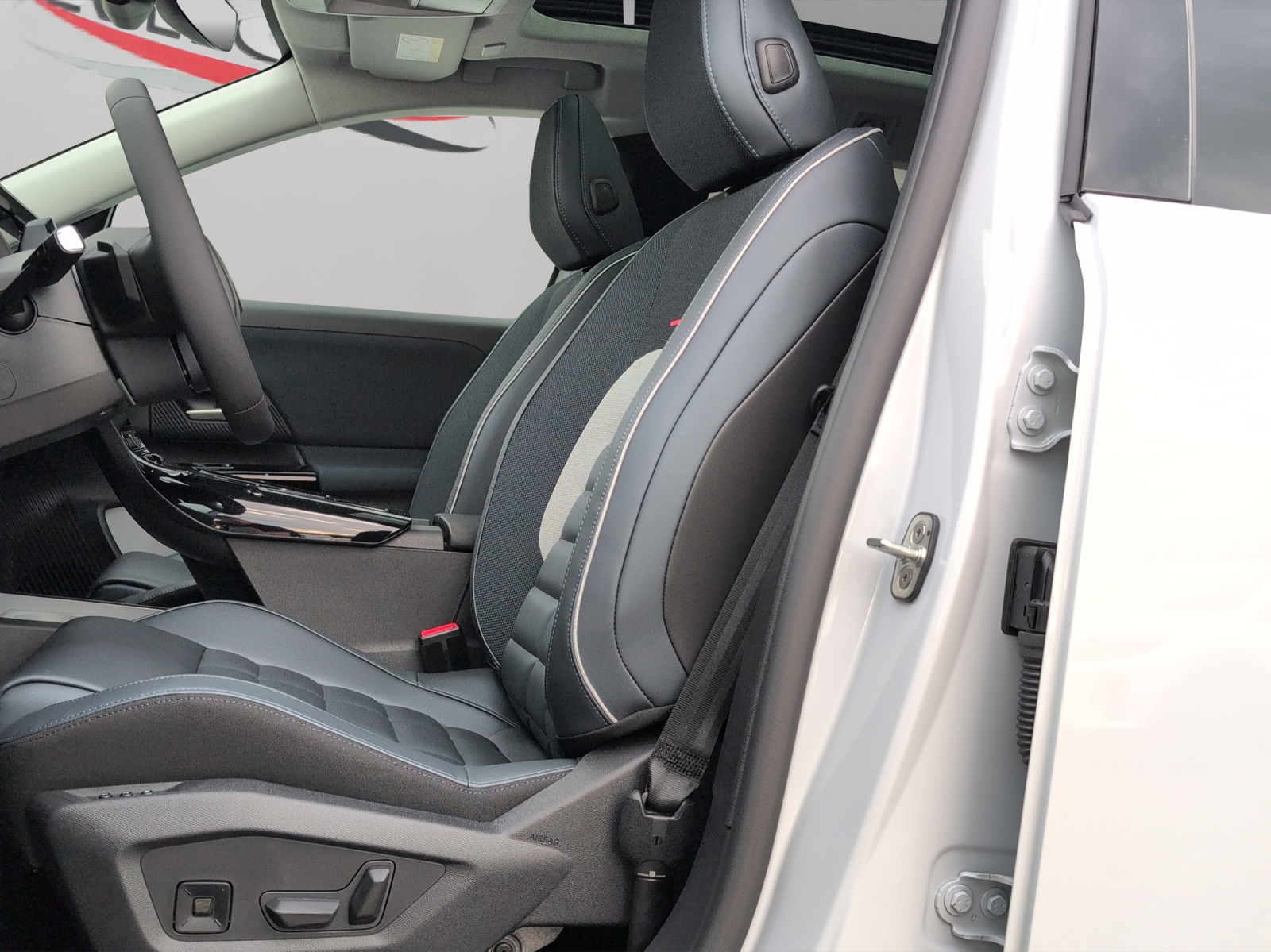 CITROEN C5 Aircross 1.2 Hybrid Max Automat / Panorama-Glasschiebedach elektrisch / Grip Control / CH-Herstellergarantie-image-8