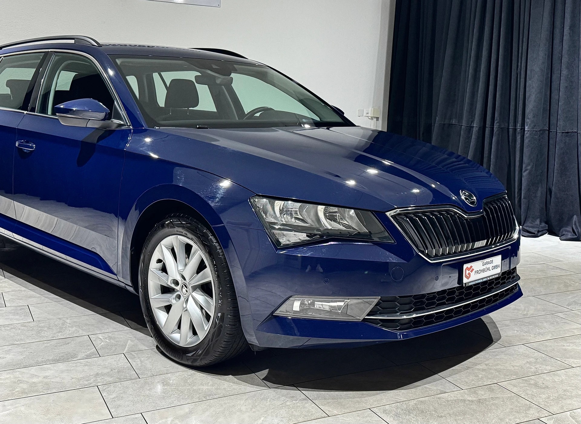 SKODA SKODA Superb Combi 1.8 TSI Ambition DSG | 1.Hand | AHK 1800Kg |-image-9