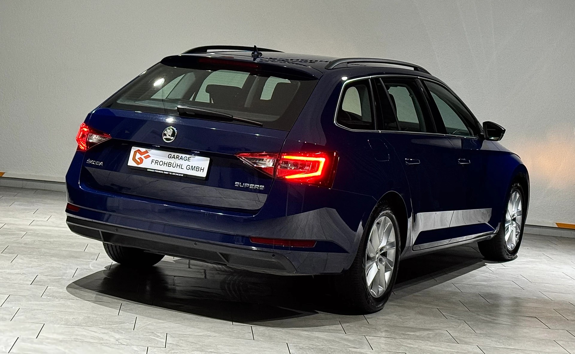 SKODA SKODA Superb Combi 1.8 TSI Ambition DSG | 1.Hand | AHK 1800Kg |-showroom-element-3