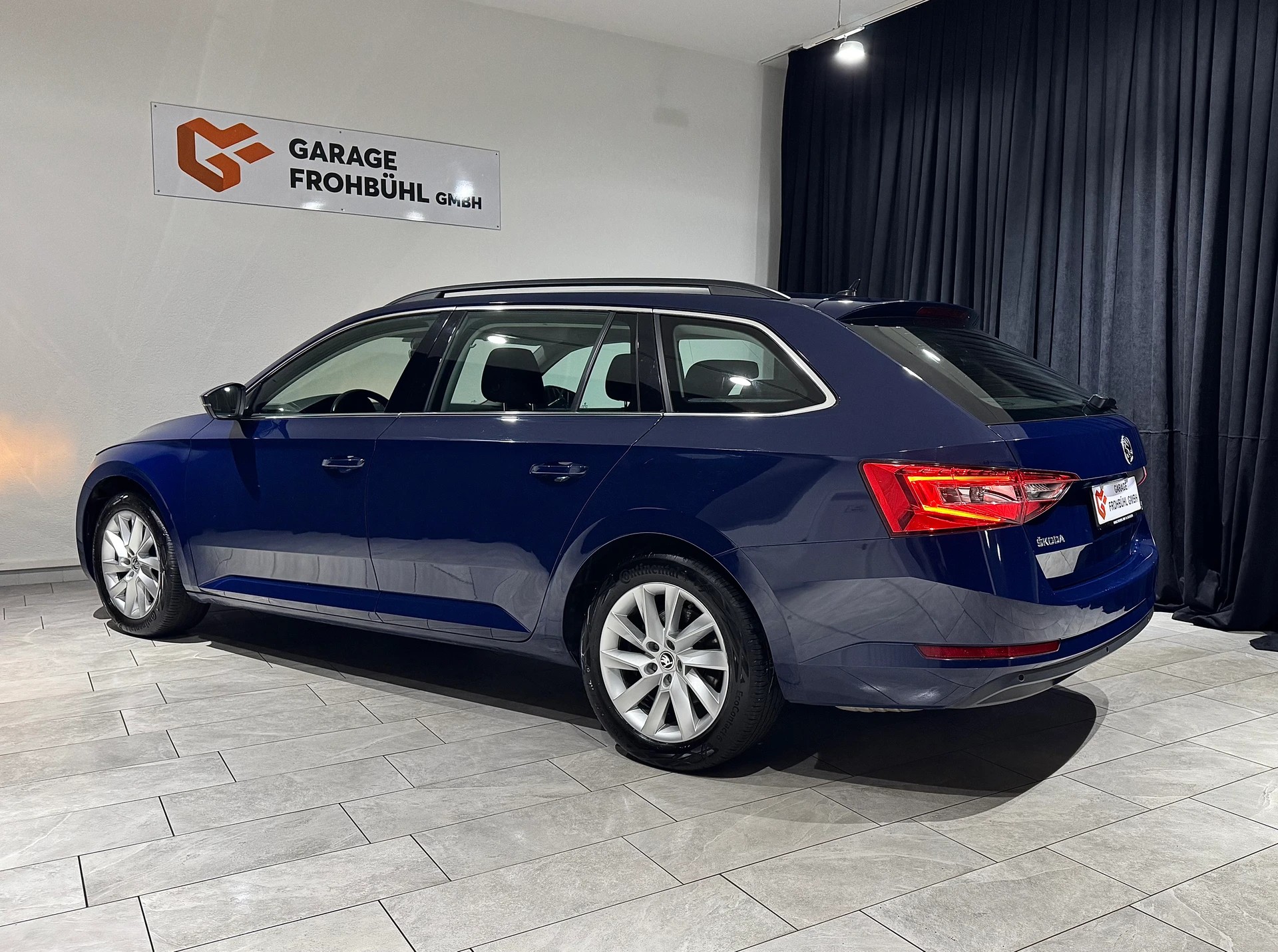 SKODA SKODA Superb Combi 1.8 TSI Ambition DSG | 1.Hand | AHK 1800Kg |-image-5