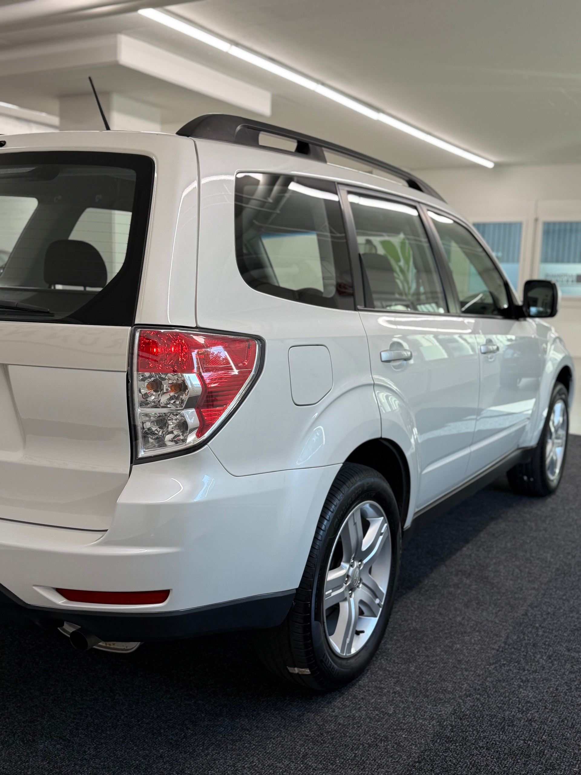 SUBARU Forester 2.0X Swiss Automatic-image-5