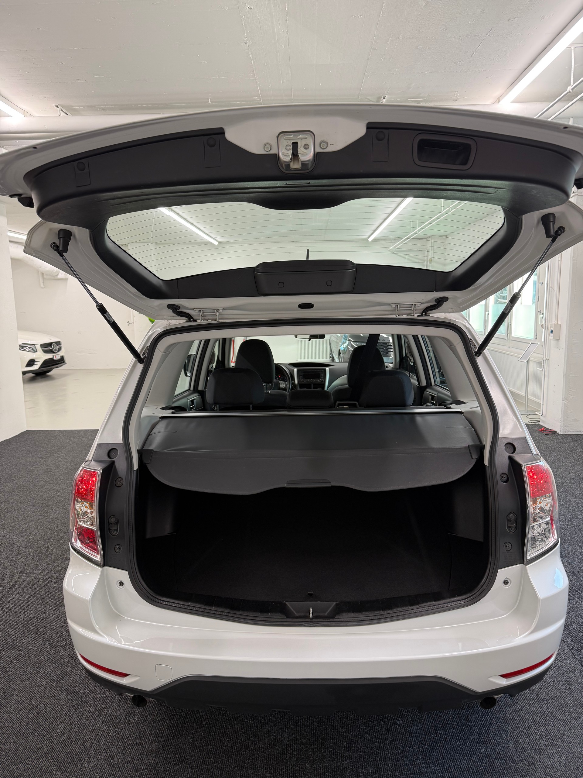 SUBARU Forester 2.0X Swiss Automatic-image-7