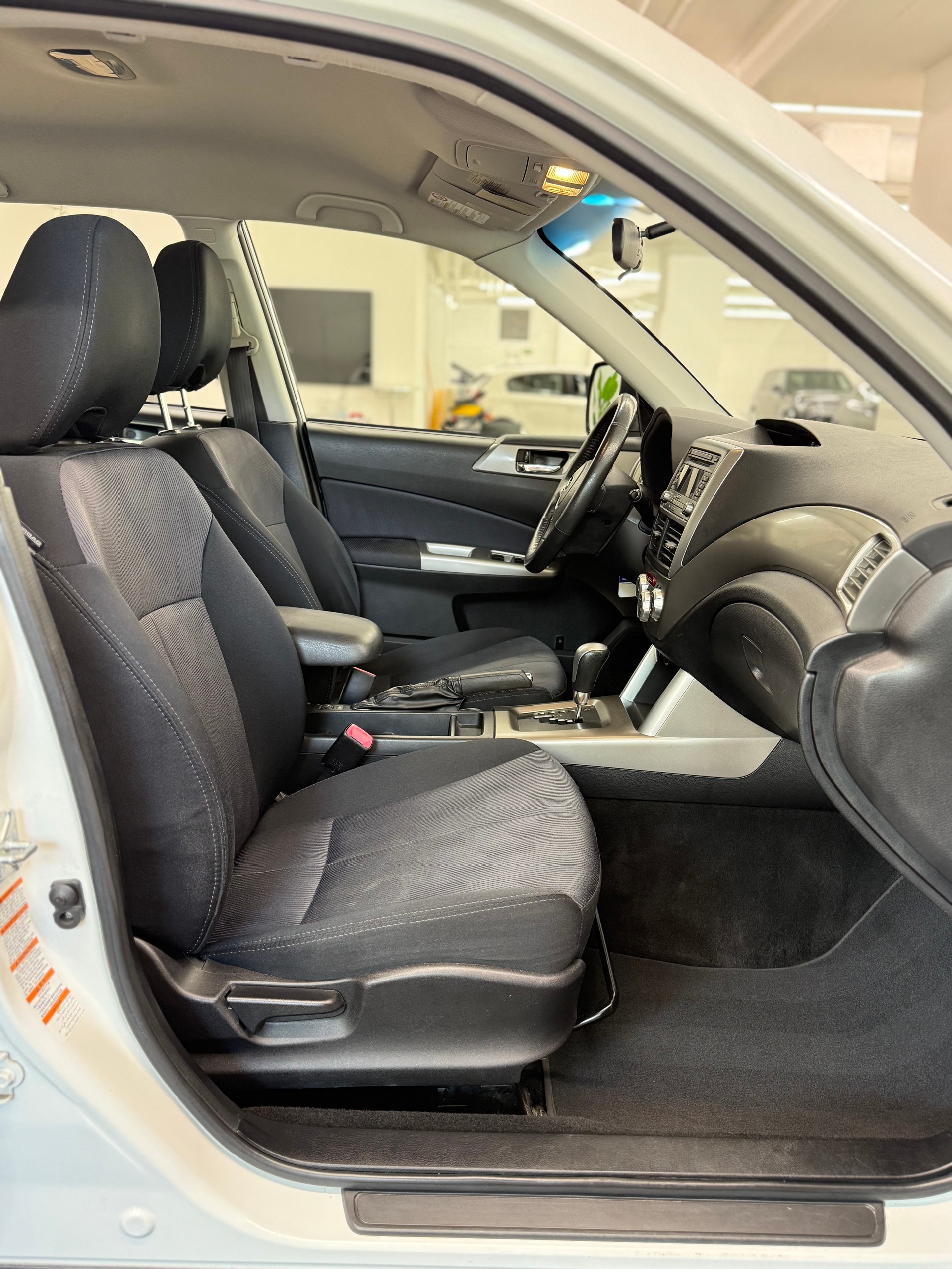 SUBARU Forester 2.0X Swiss Automatic-image-14