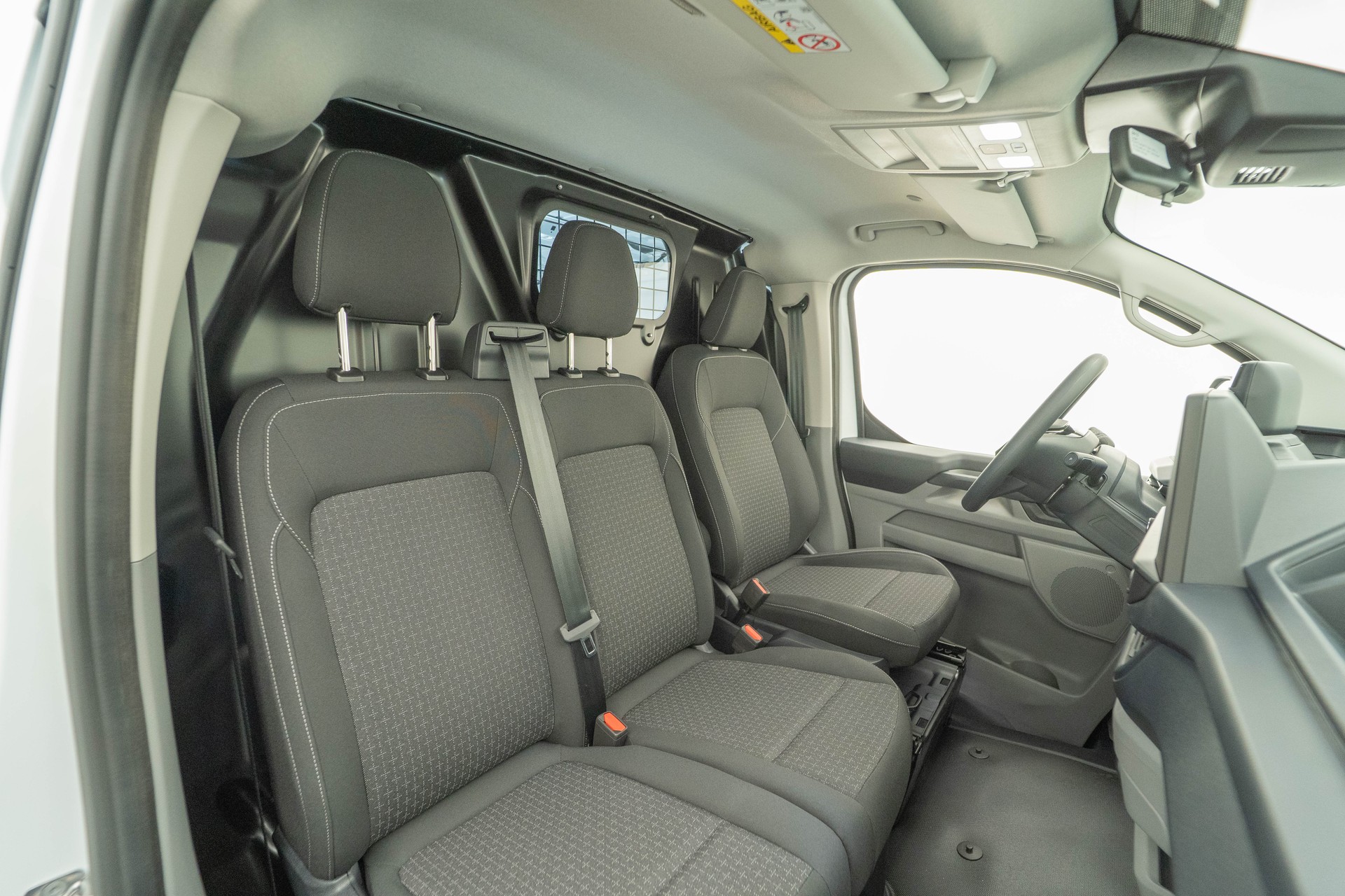 FORD Transit C Van 320 L1 2.0 EcoBlue 136 Trend 4x4-image-9