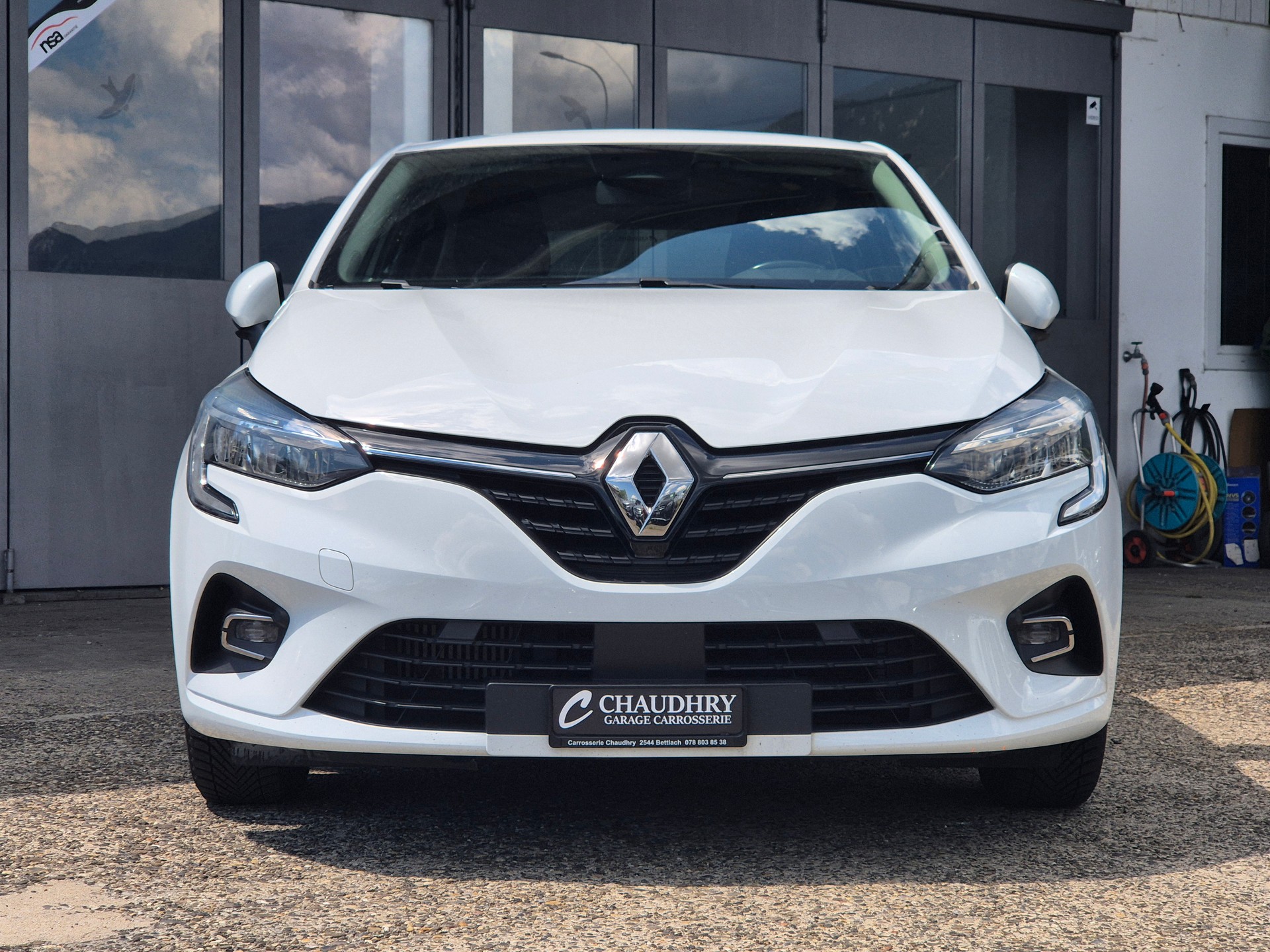 RENAULT Clio 1.0 Business-showroom-element-1