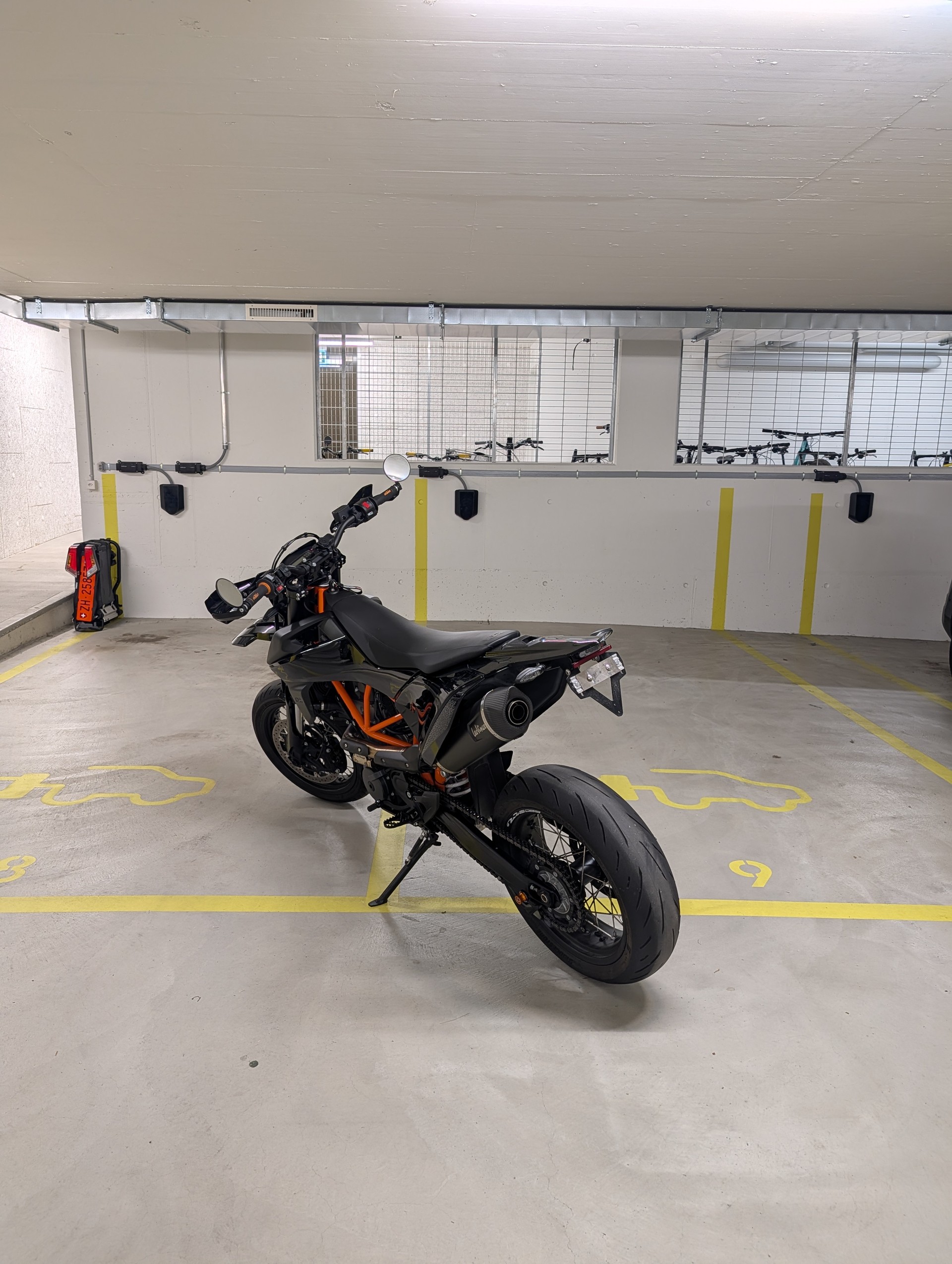 KTM 690 SMC R-image-3